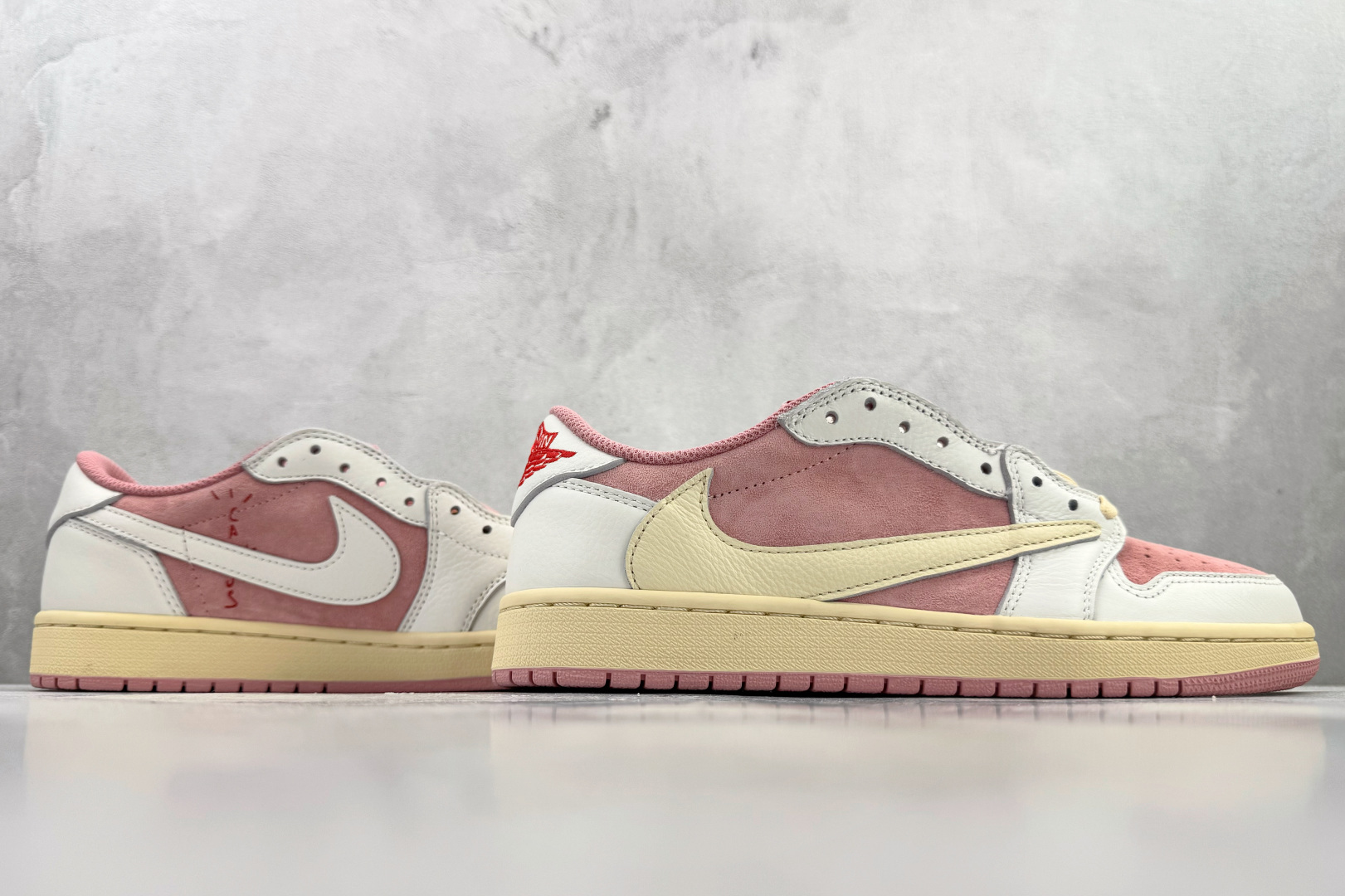 平台爆款 Travis Scott x Jordan Air Jordan 1 粉红色 DM7866-600 平台爆款 Travis Scott x Jordan Air Jordan 1 粉红色 DM7866-600