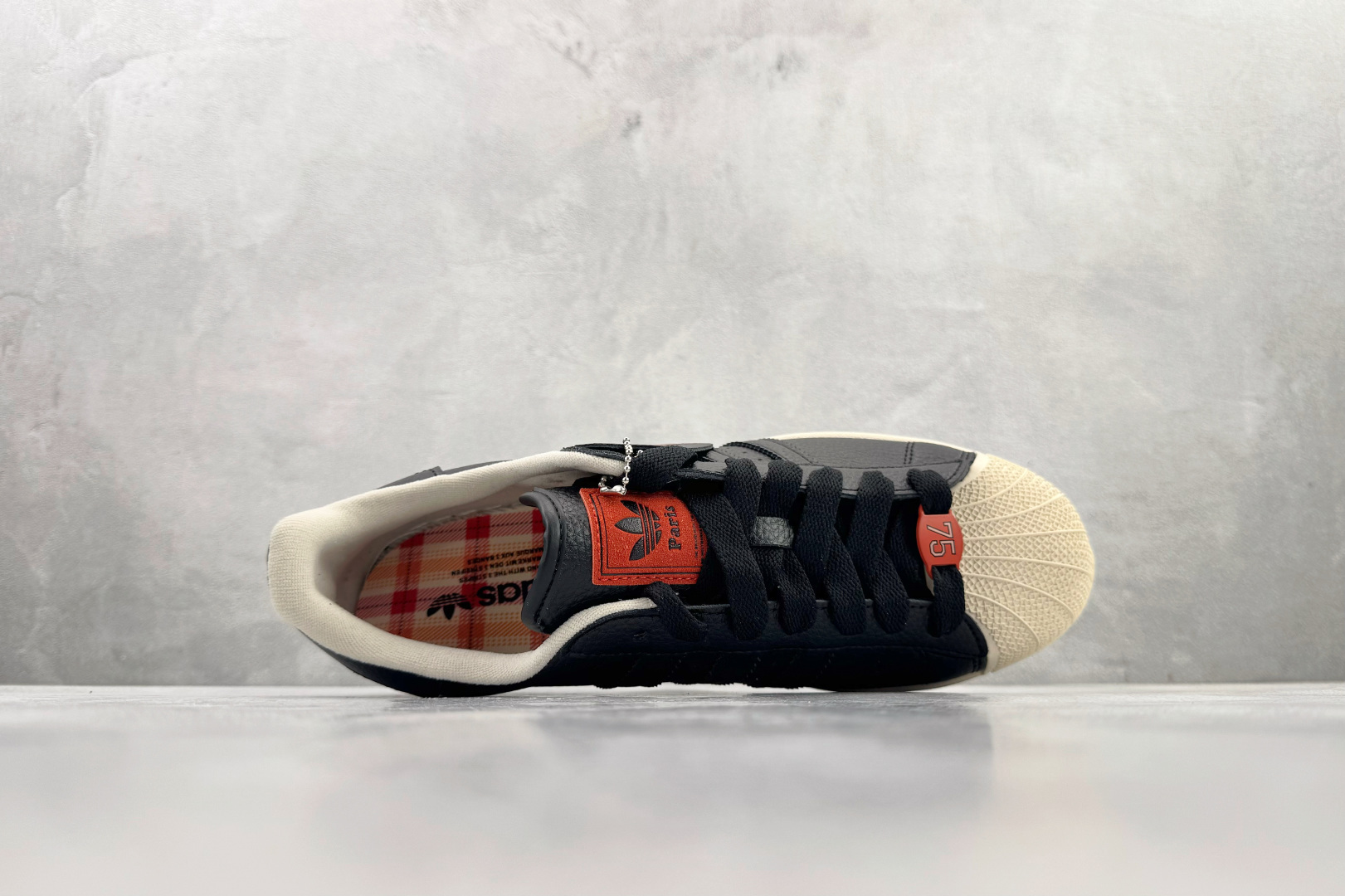 平台订单 adidas originals SUPERSTAR Paris 黑红 JQ3223 平台订单 adidas originals SUPERSTAR Paris 黑红 JQ3223