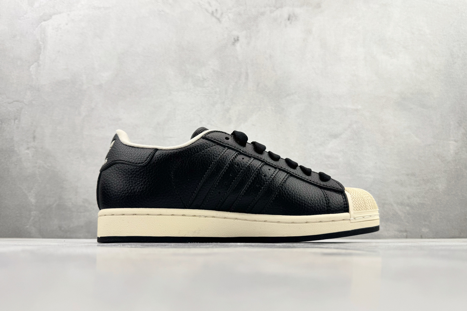 平台订单 adidas originals SUPERSTAR Paris 黑红 JQ3223 平台订单 adidas originals SUPERSTAR Paris 黑红 JQ3223