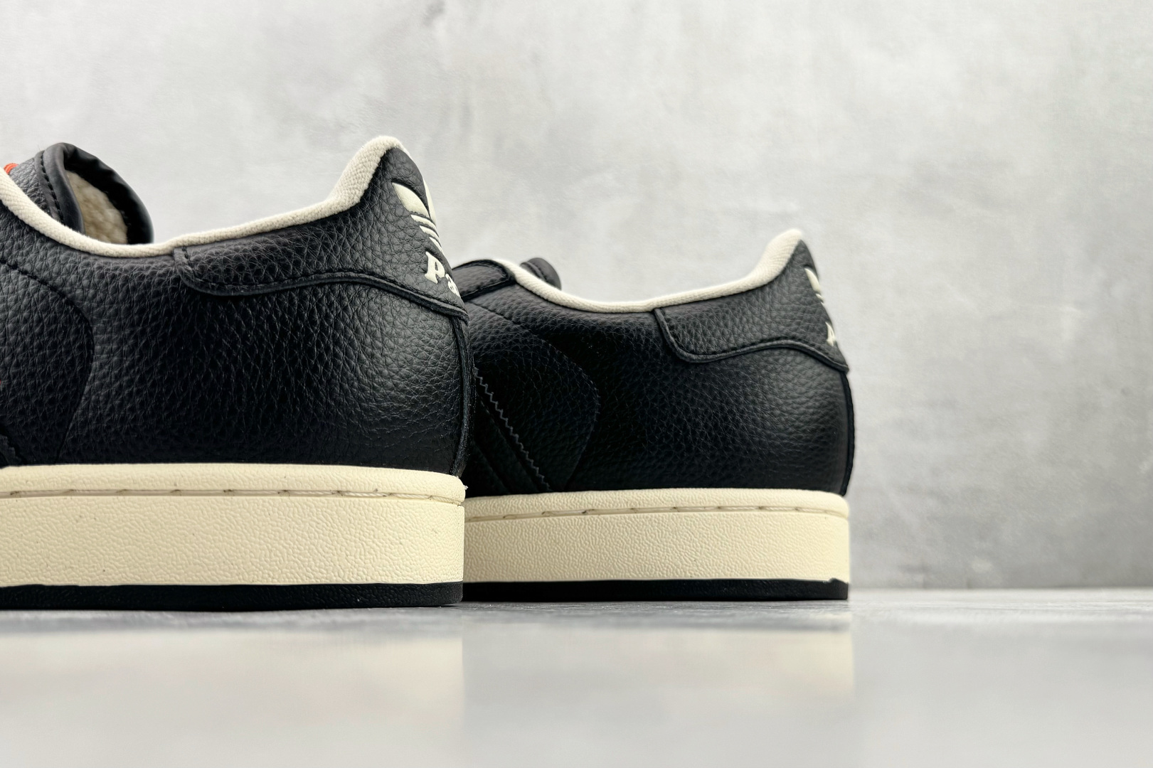 平台订单 adidas originals SUPERSTAR Paris 黑红 JQ3223 平台订单 adidas originals SUPERSTAR Paris 黑红 JQ3223