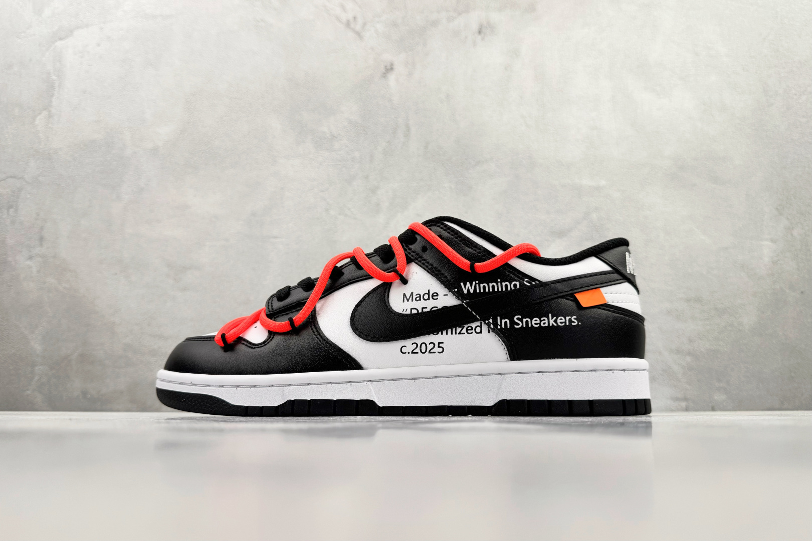 定制球鞋 Nike Dunk 标语涂鸦 黑白橙 DD1391-100 定制球鞋 Nike Dunk 标语涂鸦 黑白橙 DD1391-100