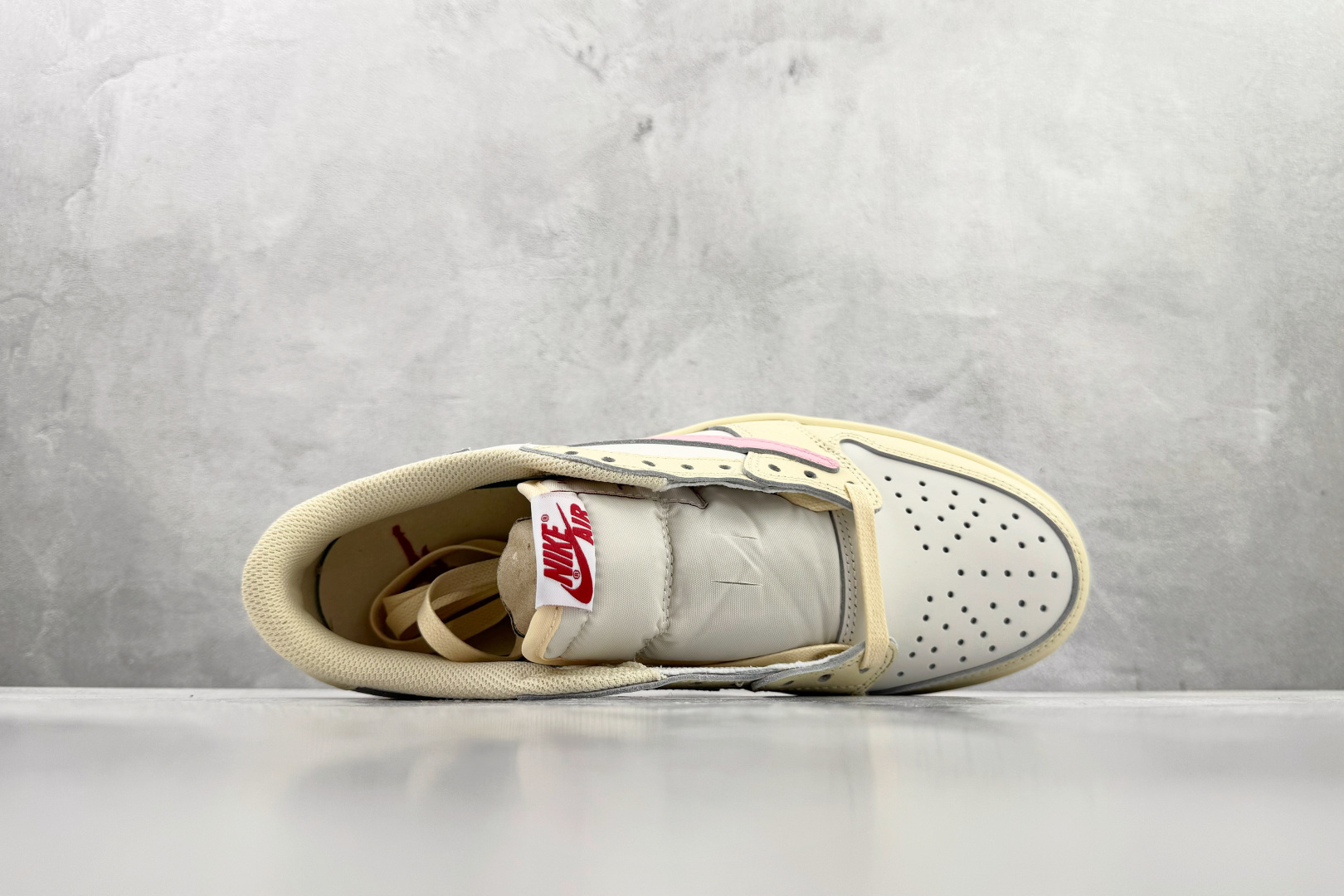 河源 Travis Scott x Jordan Air Jordan 1 柔粉色货号：IQ7604-1