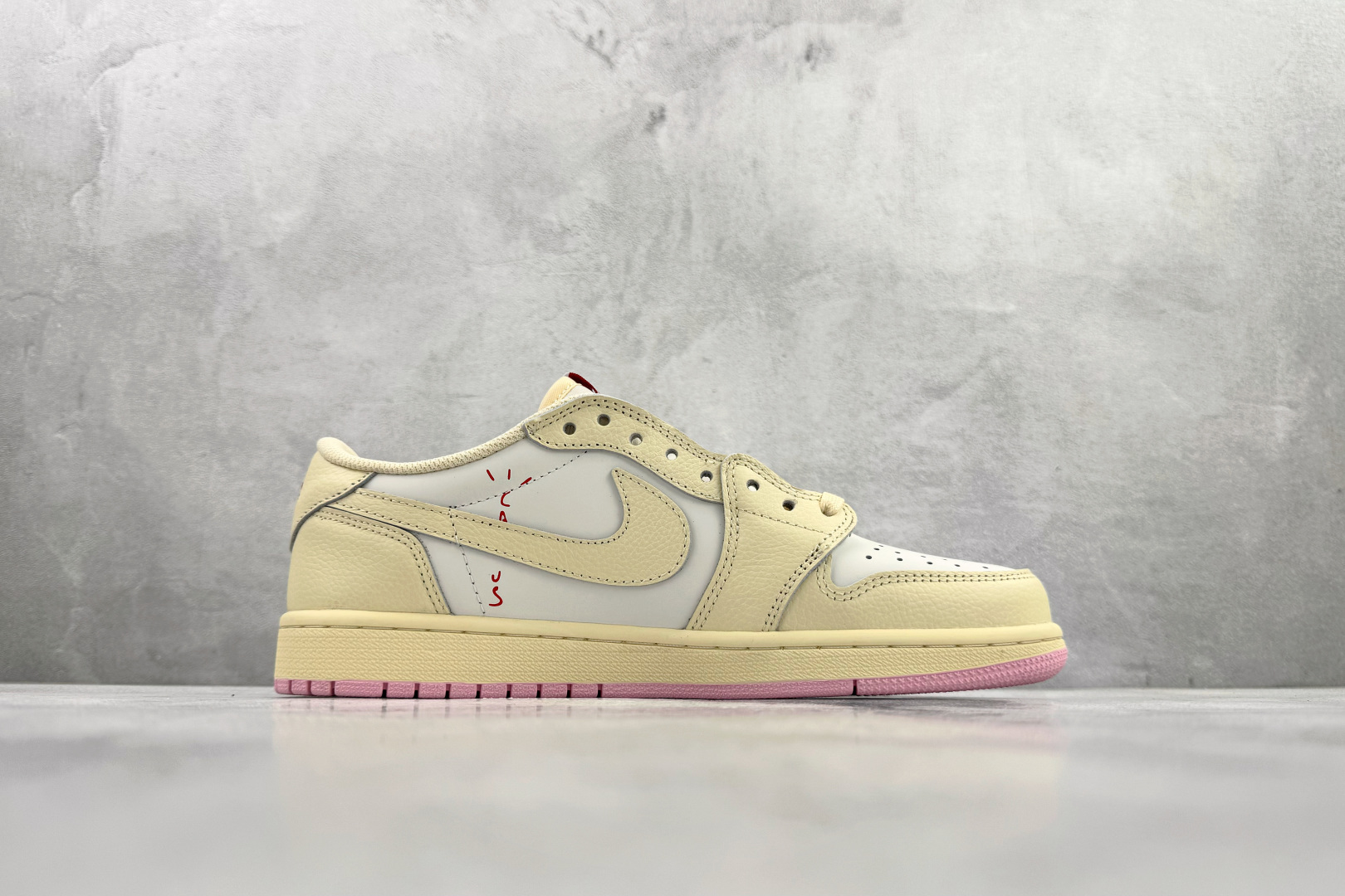 河源 Travis Scott x Jordan Air Jordan 1 柔粉色货号：IQ7604-1