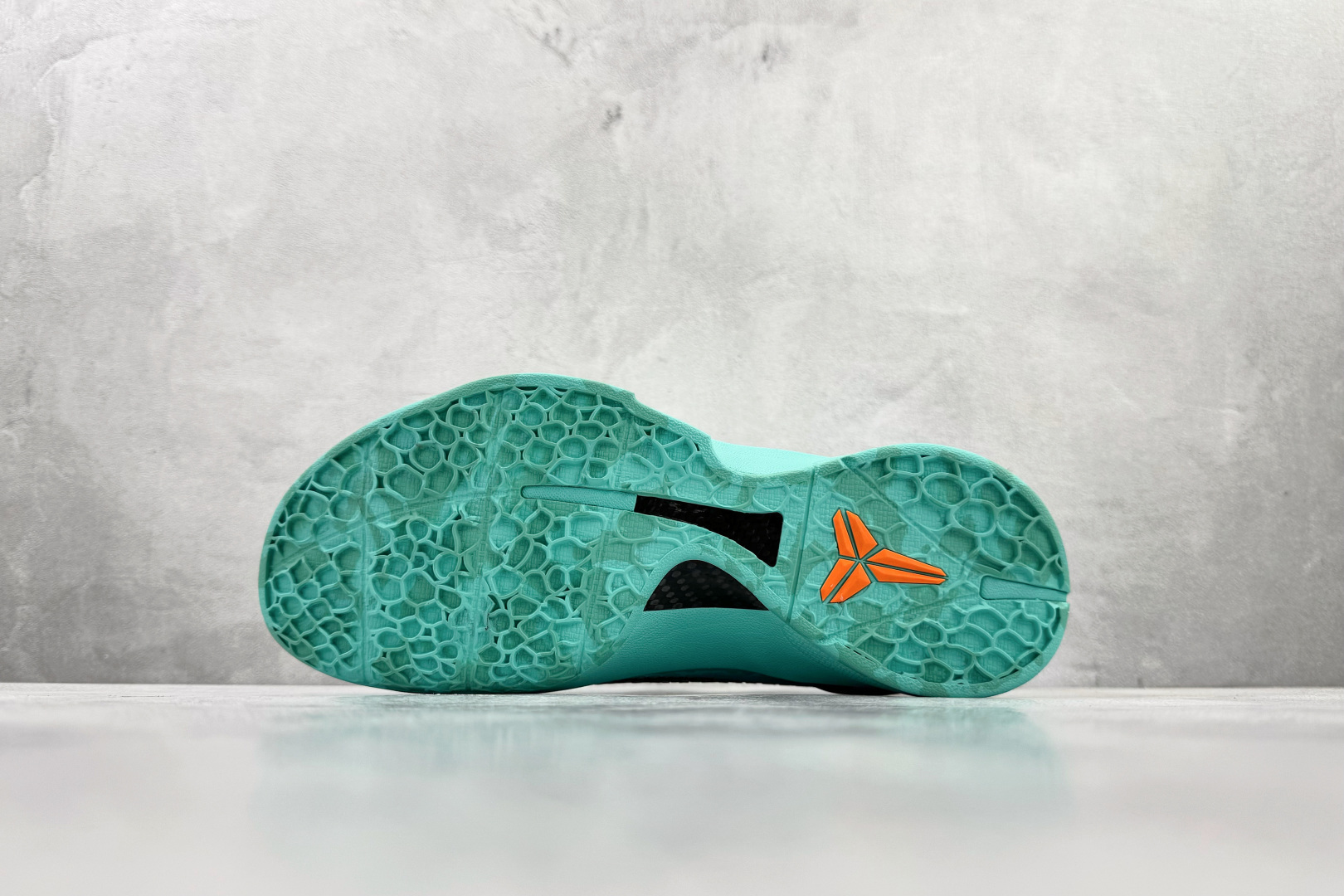 Jalen Brunson x Nike Zoom Kobe 6 Protro Statue of Liberty PE 绿色 IQ5774-300 Jalen Brunson x Nike Zoom Kobe 6 Protro Statue of Liberty PE 绿色 IQ5774-300