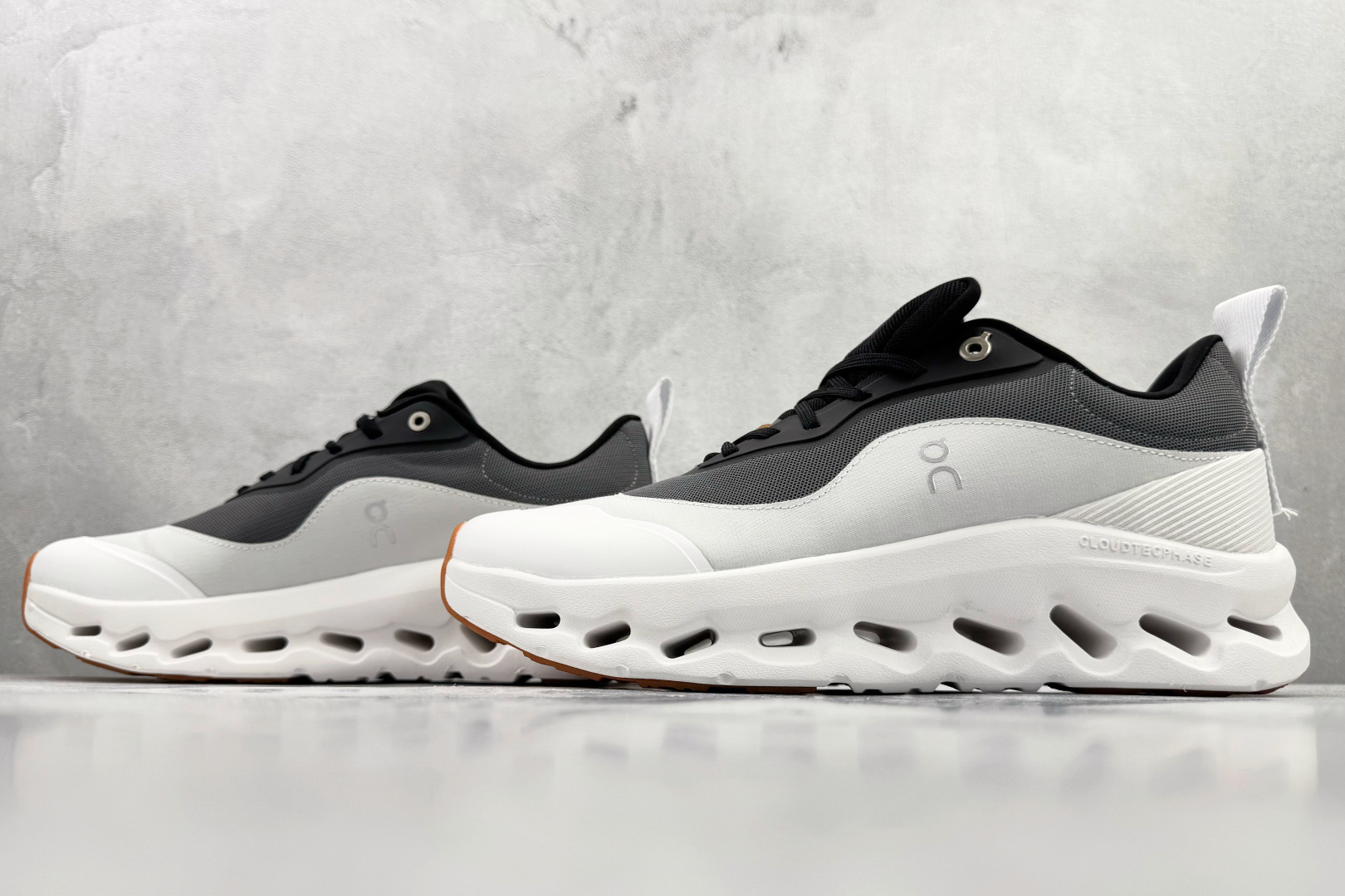 On昂跑 x LOEWE罗意威 Cloudtilt 2 黑白 3ME10693509 On昂跑 x LOEWE罗意威 Cloudtilt 2 黑白 3ME10693509