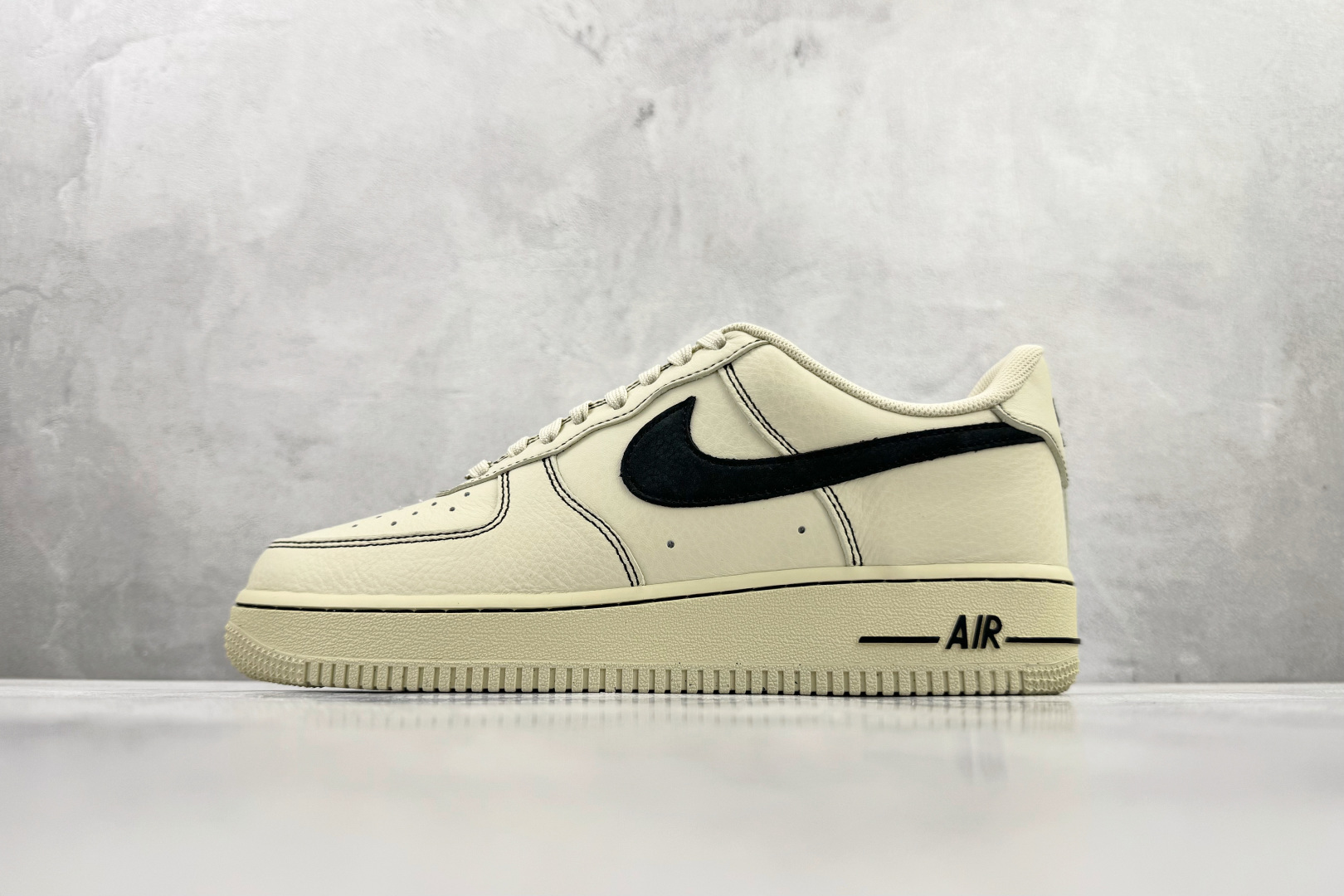 原厂皮 Nike Air Force 1 Low”Contrast Stitch 米色 HQ2037-200 原厂皮 Nike Air Force 1 Low”Contrast Stitch 米色 HQ2037-200