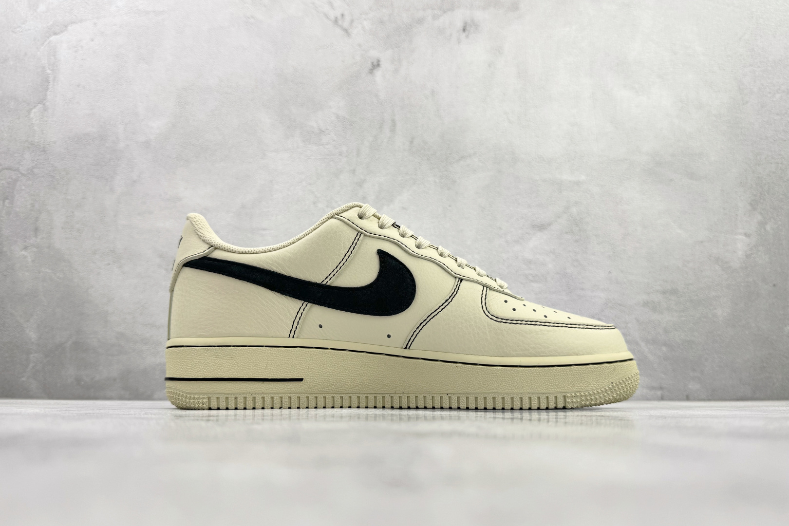 原厂皮 Nike Air Force 1 Low”Contrast Stitch 米色 HQ2037-200 原厂皮 Nike Air Force 1 Low”Contrast Stitch 米色 HQ2037-200