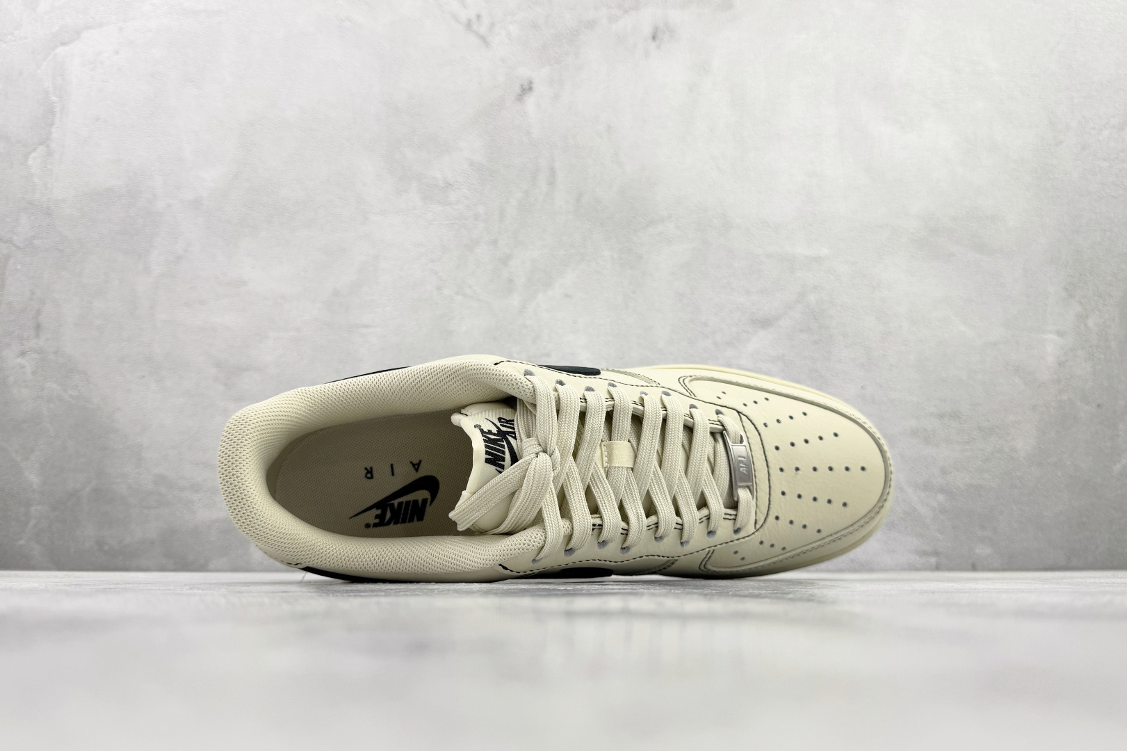 原厂皮 Nike Air Force 1 Low”Contrast Stitch 米色 HQ2037-200 原厂皮 Nike Air Force 1 Low”Contrast Stitch 米色 HQ2037-200