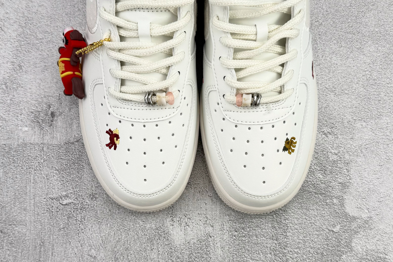 Nike Air Force 1 '07 白色 IQ1143-100