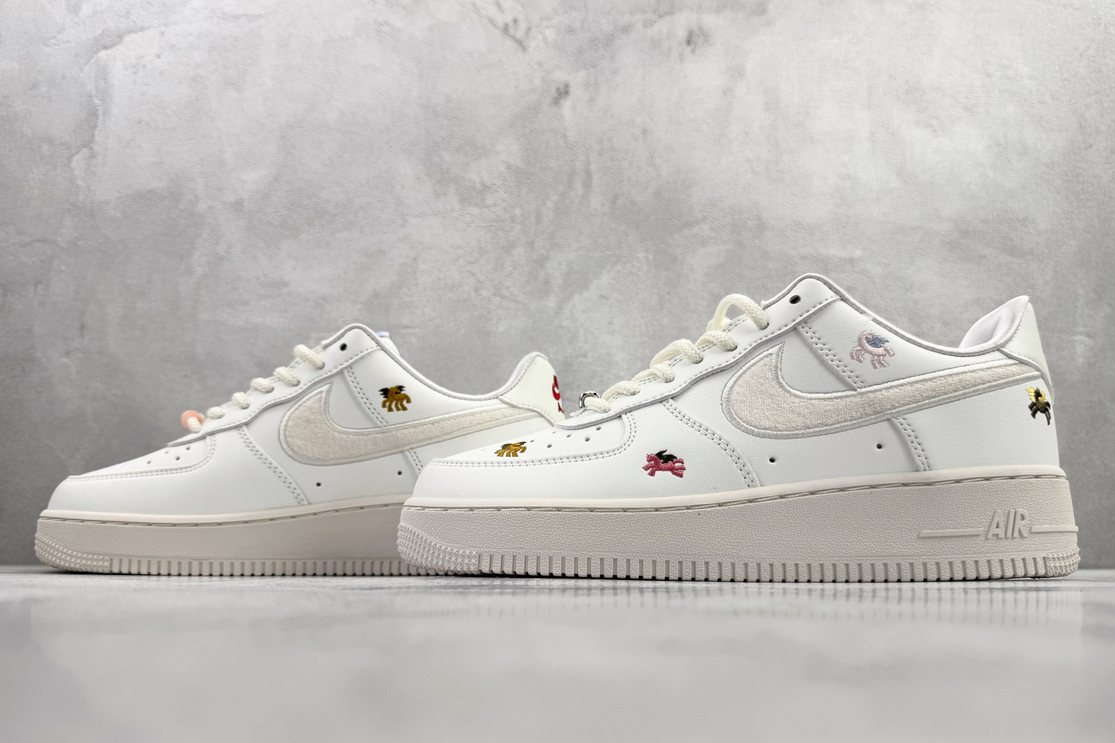 Nike Air Force 1 '07 白色 IQ1143-100
