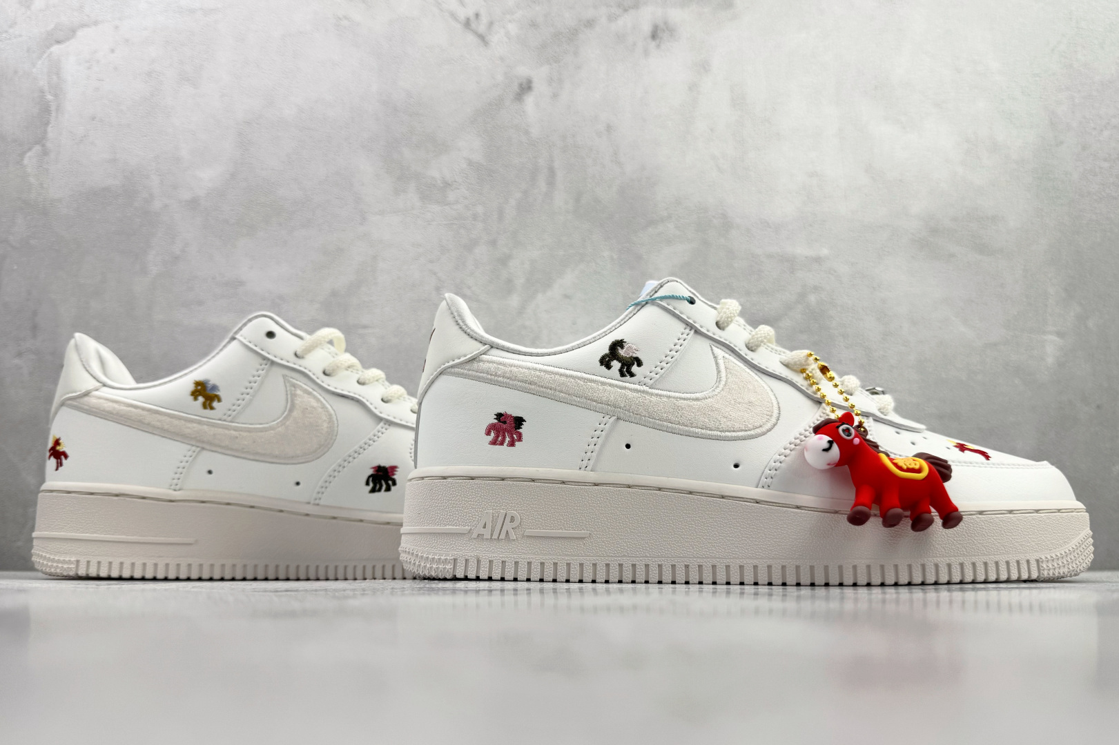 Nike Air Force 1 '07 白色 IQ1143-100
