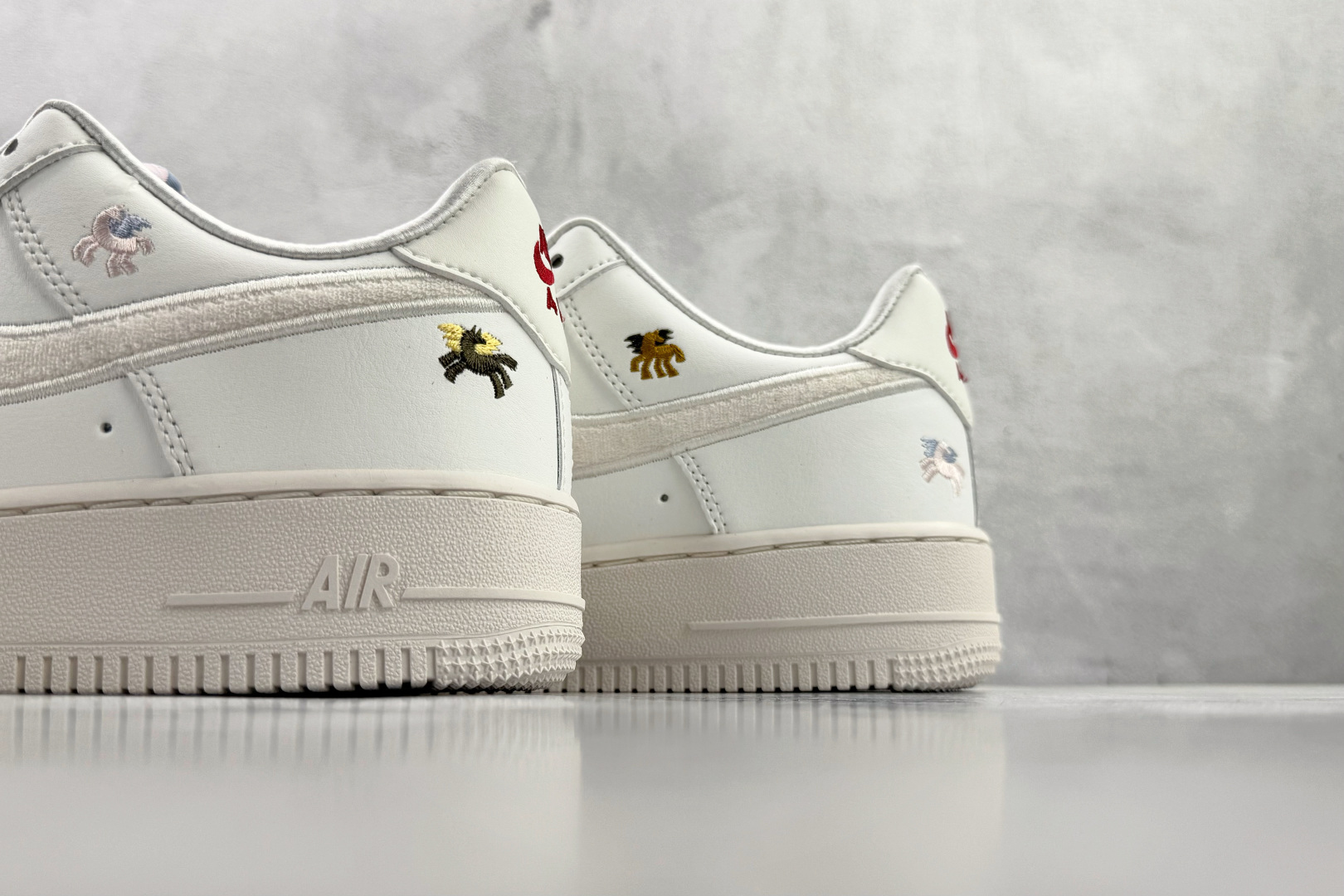Nike Air Force 1 '07 白色 IQ1143-100