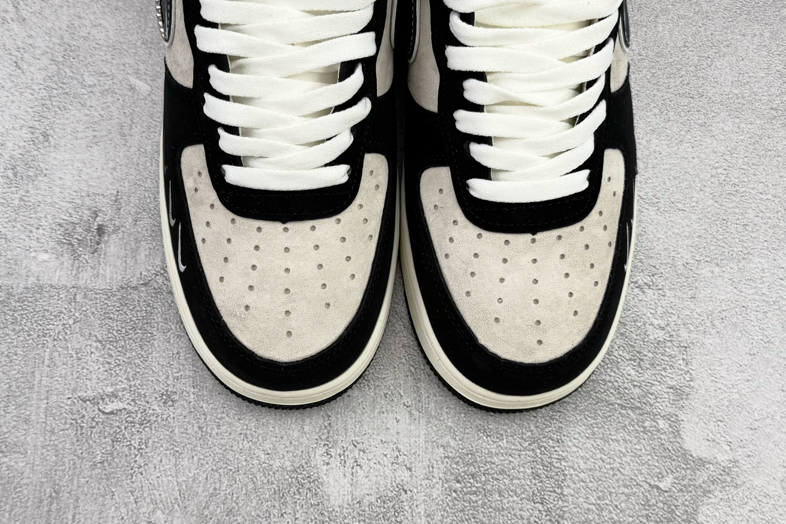 Nike Air Force 1'07 LX 黑白 SY1388-024