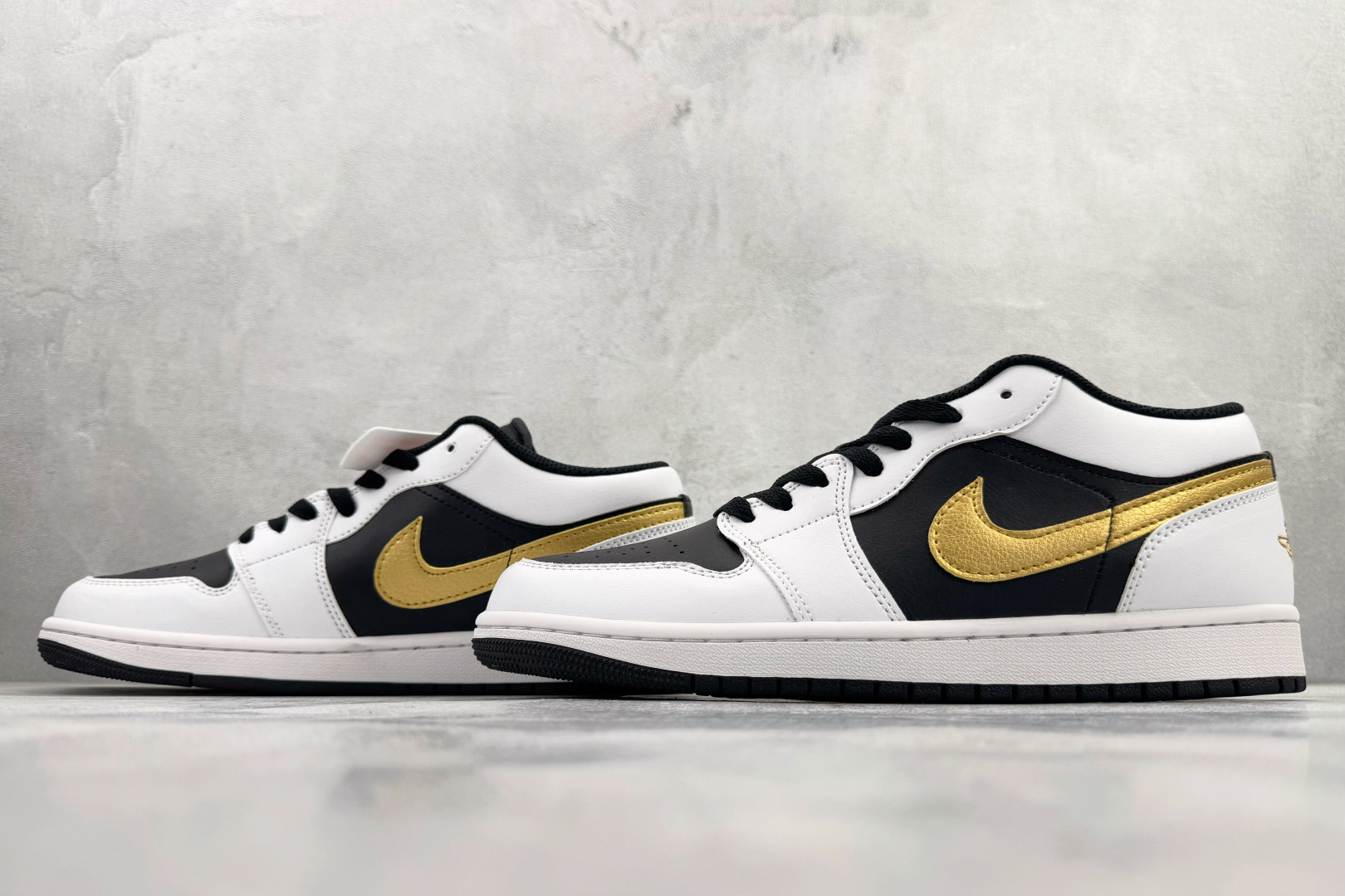 平台爆款 Jordan Air Jordan 1 Low Reverse Panda 白黑 553558-172