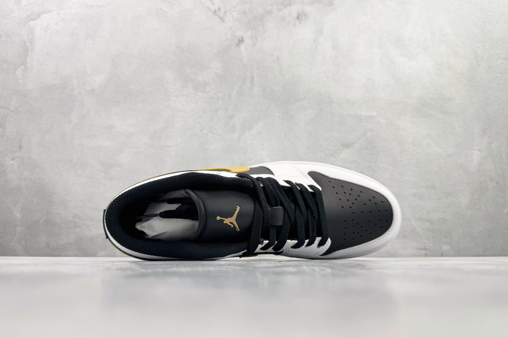 平台爆款 Jordan Air Jordan 1 Low Reverse Panda 白黑 553558-172