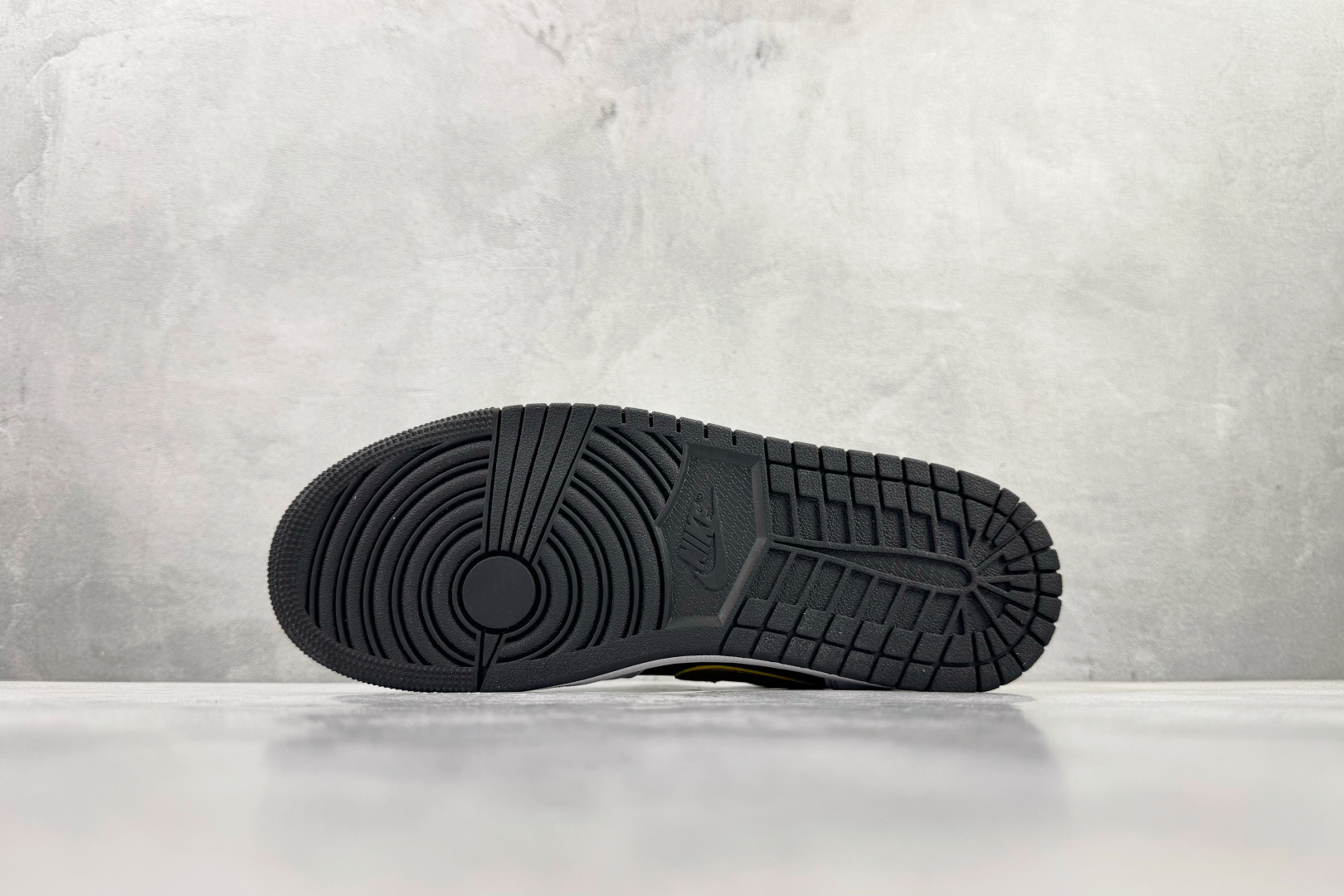 平台爆款 Jordan Air Jordan 1 Low Reverse Panda 白黑 553558-172