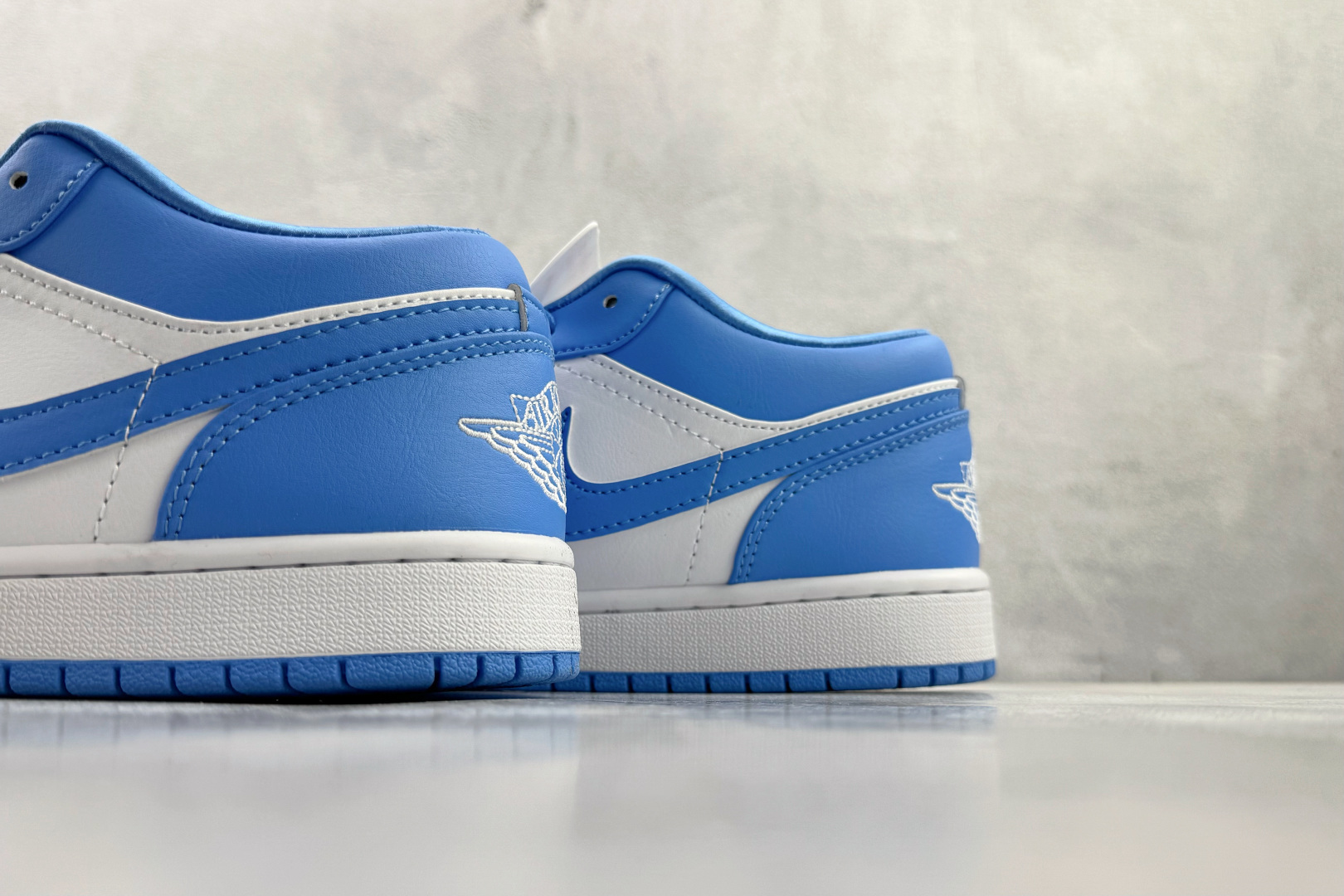 平台爆款 Jordan Air Jordan 1 Low 大学蓝 AO9944-441-High Quatity Cheap Brand wholesale wholesaler seller Clothes Bags handbags Sneakers Top Fashion Clothing Shoes from China Factory Chinese suppliers best Quality Beautiful Price 平台爆款 Jordan Air Jordan 1 Low 大学蓝 AO9944-441