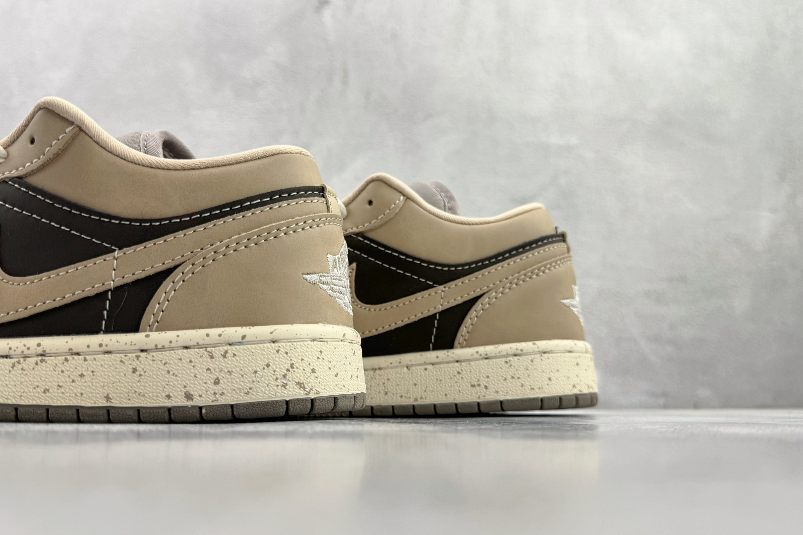 平台爆款 Jordan Air Jordan 1 LOW SE 米棕 IB7011-001-High Quatity Cheap Brand wholesale wholesaler seller Clothes Bags handbags Sneakers Top Fashion Clothing Shoes from China Factory Chinese suppliers best Quality Beautiful Price 平台爆款 Jordan Air Jordan 1 LOW SE 米棕 IB7011-001