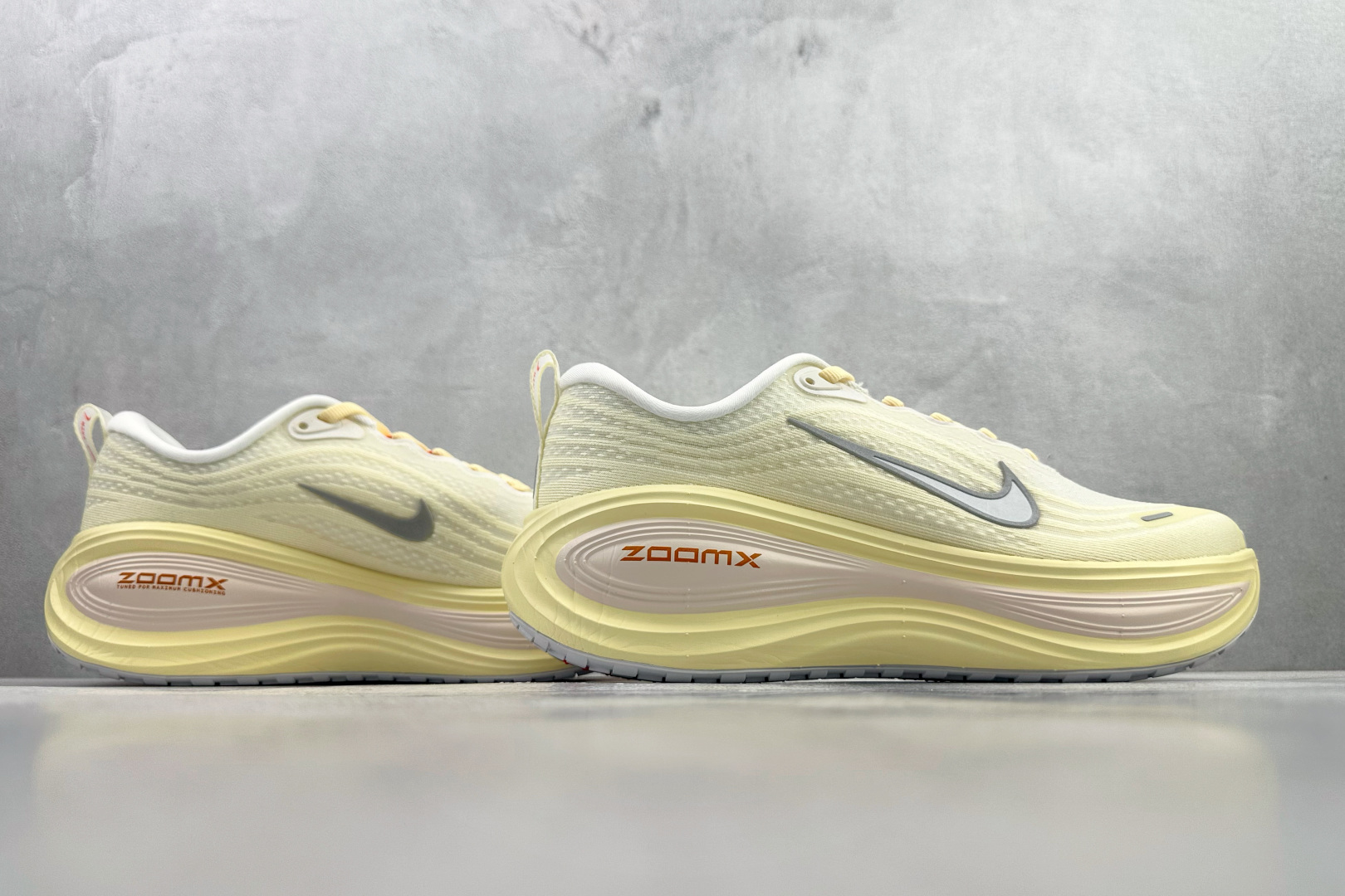 全套数据私模 Nike Vomero Plus 黄色 IM5020-100-High Quatity Cheap Brand wholesale wholesaler seller Clothes Bags handbags Sneakers Top Fashion Clothing Shoes from China Factory Chinese suppliers best Quality Beautiful Price 全套数据私模 Nike Vomero Plus 黄色 IM5020-100