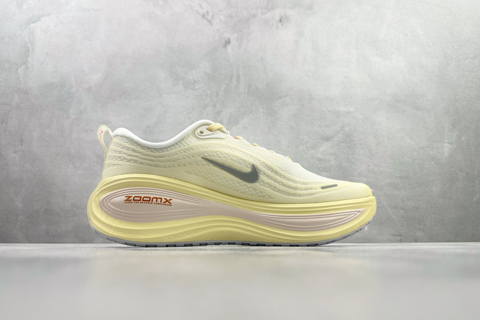 全套数据私模 Nike Vomero Plus 黄色 IM5020-100-High Quatity Cheap Brand wholesale wholesaler seller Clothes Bags handbags Sneakers Top Fashion Clothing Shoes from China Factory Chinese suppliers best Quality Beautiful Price 全套数据私模 Nike Vomero Plus 黄色 IM5020-100