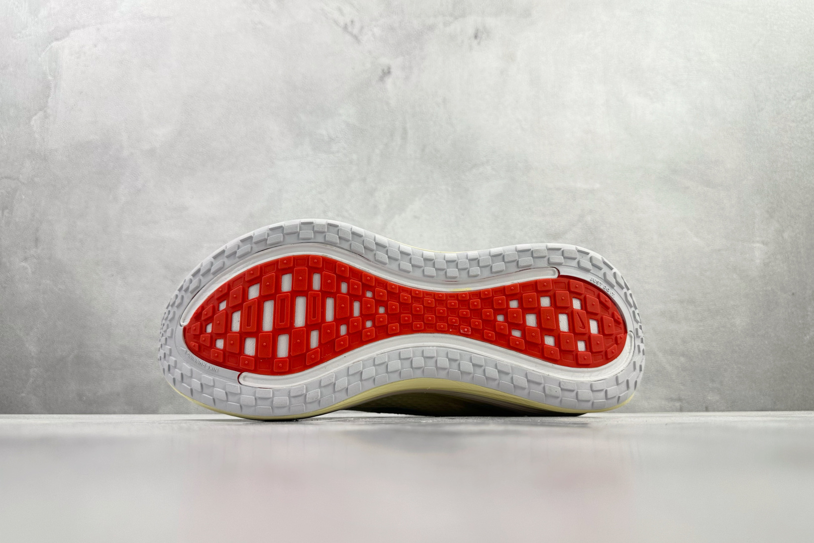 全套数据私模 Nike Vomero Plus 黄色 IM5020-100-High Quatity Cheap Brand wholesale wholesaler seller Clothes Bags handbags Sneakers Top Fashion Clothing Shoes from China Factory Chinese suppliers best Quality Beautiful Price 全套数据私模 Nike Vomero Plus 黄色 IM5020-100