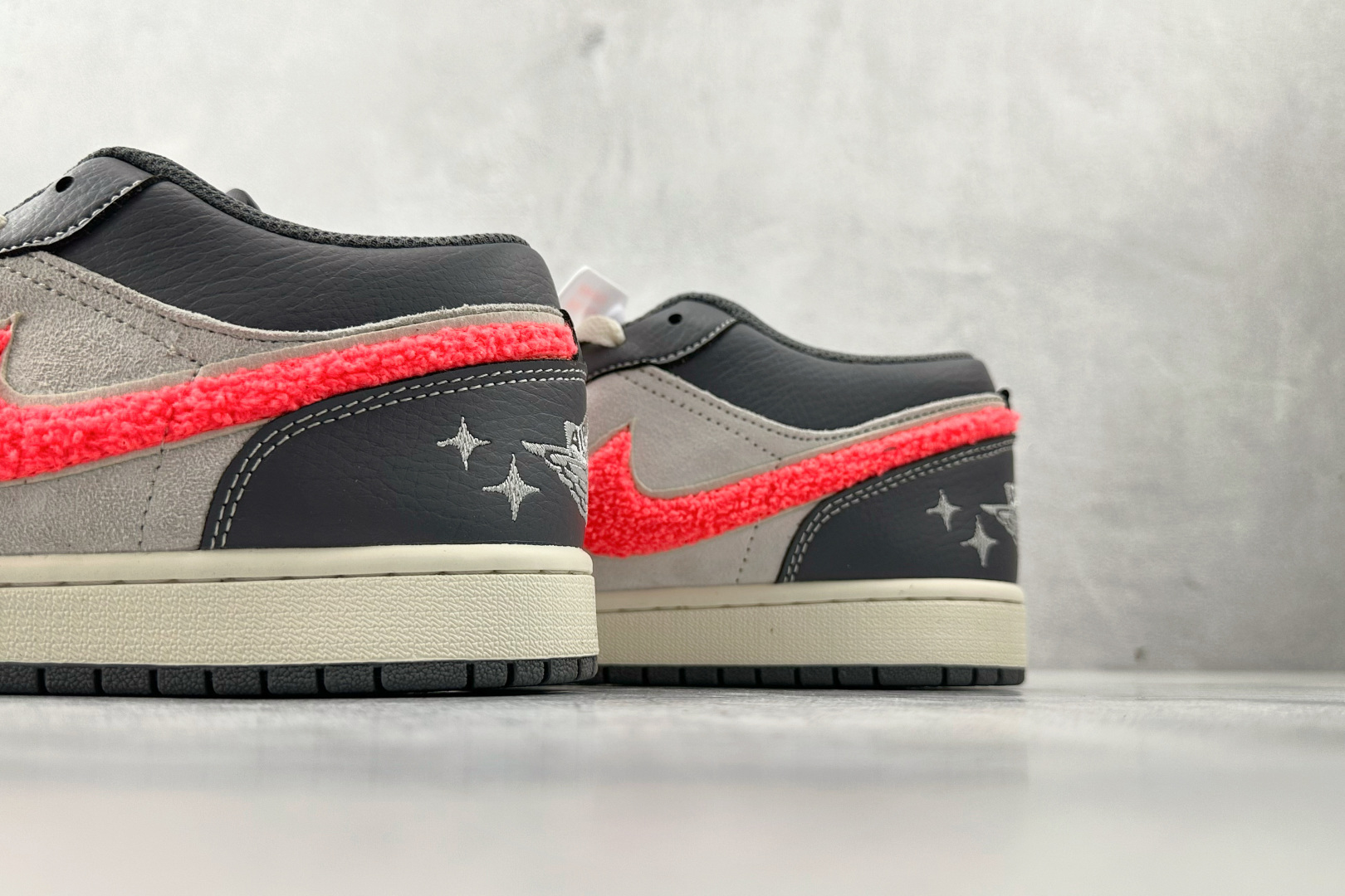 平台爆款 Jordan Air Jordan 1 灰色 IM6565-014 平台爆款 Jordan Air Jordan 1 灰色 IM6565-014