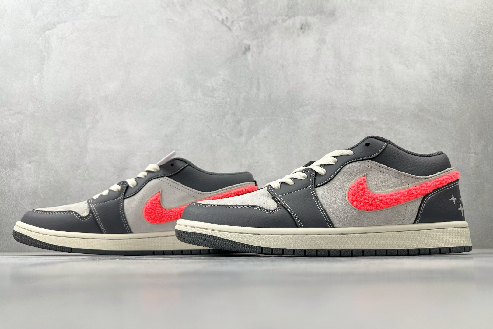 平台爆款 Jordan Air Jordan 1 灰色 IM6565-014 平台爆款 Jordan Air Jordan 1 灰色 IM6565-014