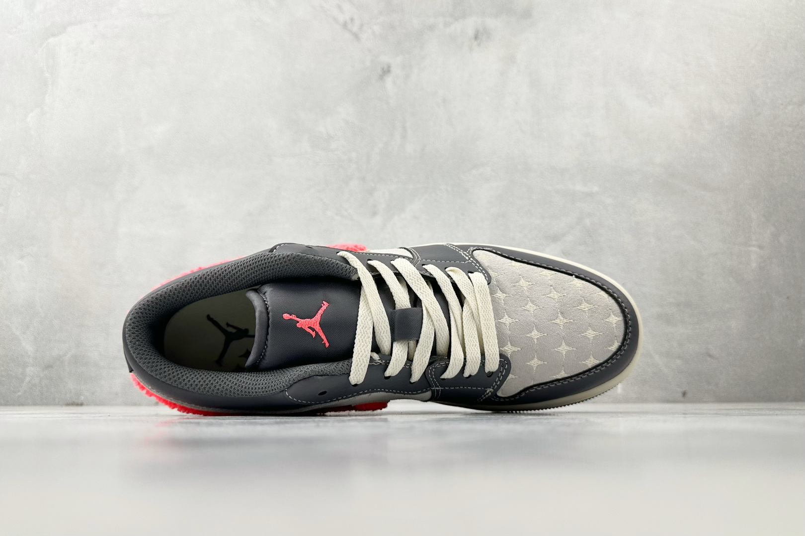 平台爆款 Jordan Air Jordan 1 灰色 IM6565-014 平台爆款 Jordan Air Jordan 1 灰色 IM6565-014