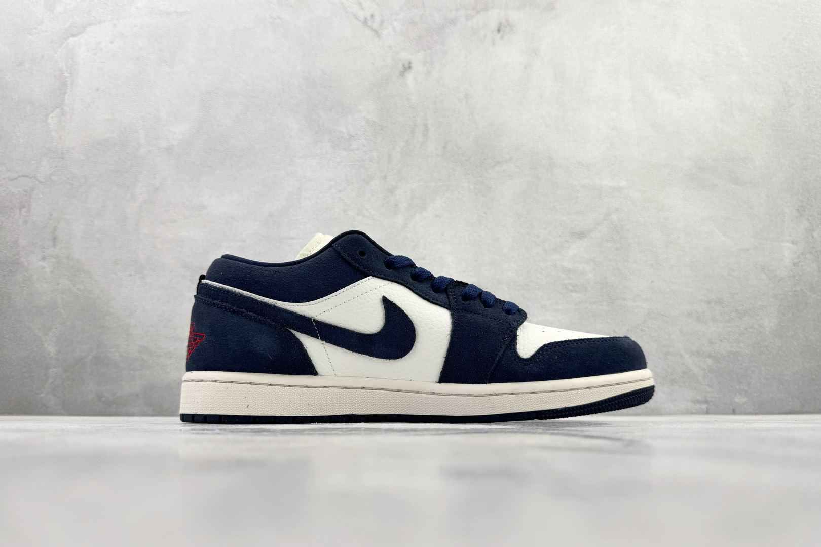 Jordan Air Jordan 1 LOW SE 海军蓝 IO7448-400 Jordan Air Jordan 1 LOW SE 海军蓝 IO7448-400