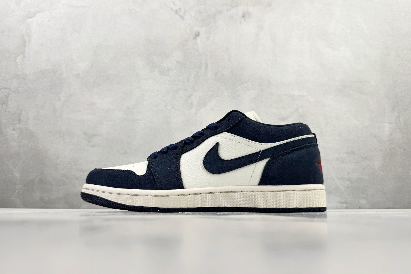 Jordan Air Jordan 1 LOW SE 海军蓝 IO7448-400 Jordan Air Jordan 1 LOW SE 海军蓝 IO7448-400