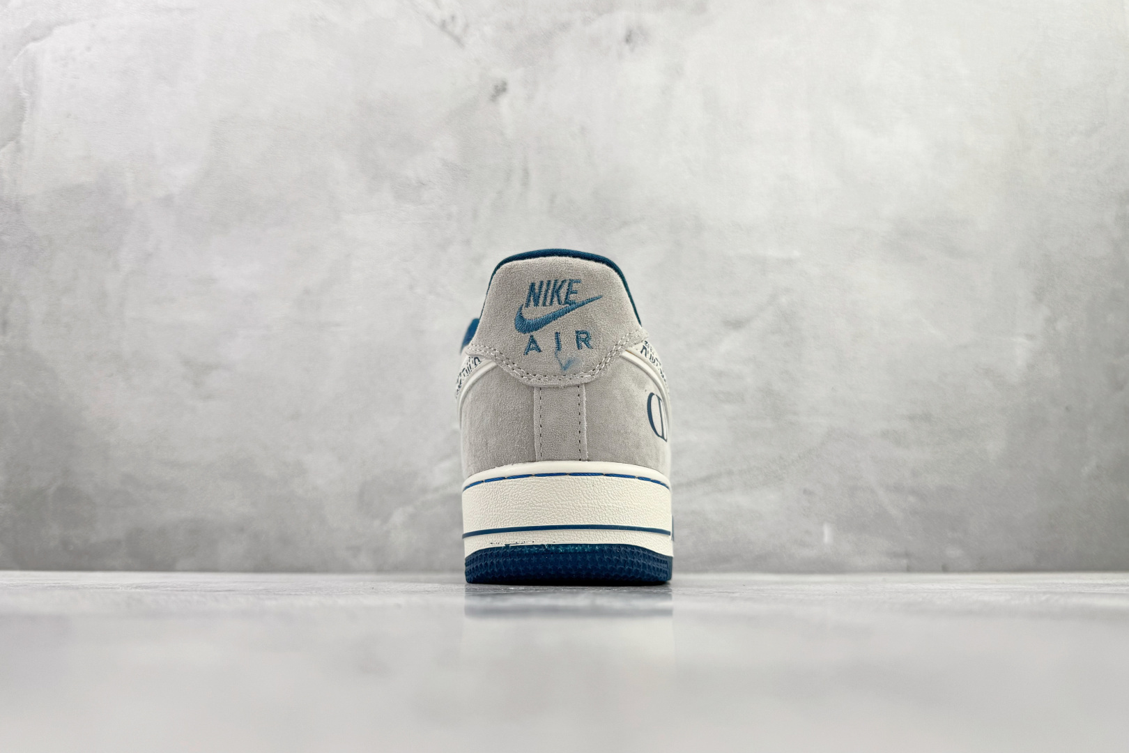 Nike Dunk Low Retro “Dior”蓝白 SS1979-010 Nike Dunk Low Retro “Dior”蓝白 SS1979-010