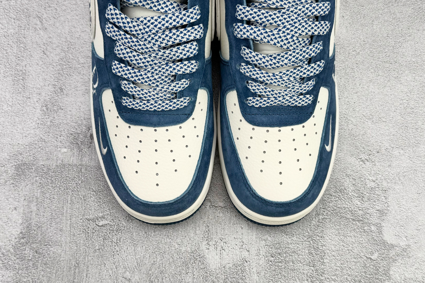 Nike Dunk Low Retro “Dior”蓝白 SS1979-010 Nike Dunk Low Retro “Dior”蓝白 SS1979-010