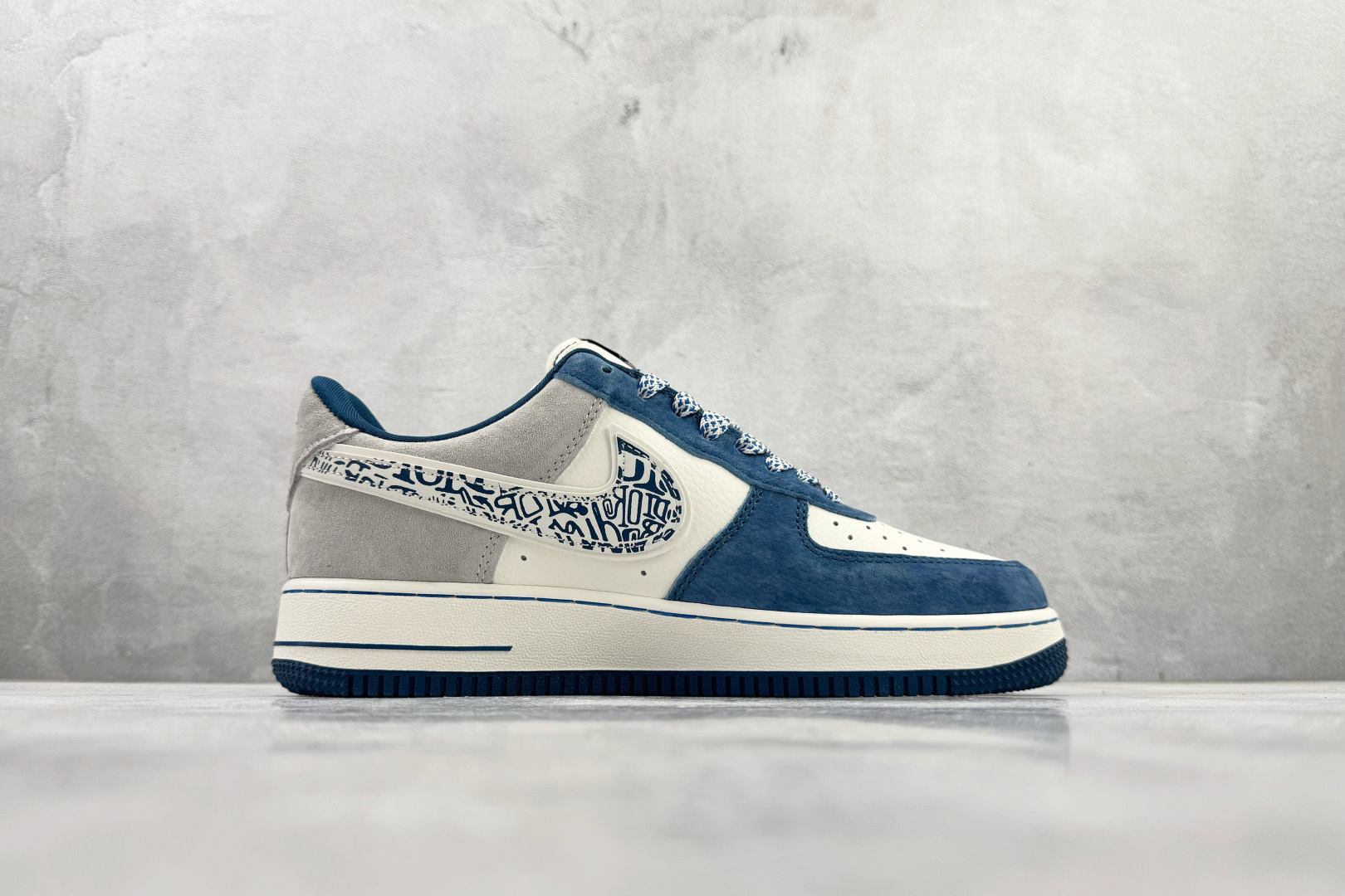 Nike Dunk Low Retro “Dior”蓝白 SS1979-010 Nike Dunk Low Retro “Dior”蓝白 SS1979-010