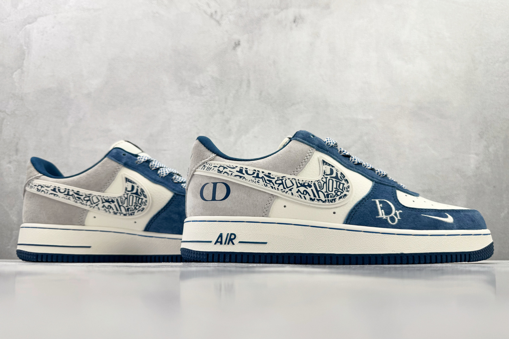Nike Dunk Low Retro “Dior”蓝白 SS1979-010 Nike Dunk Low Retro “Dior”蓝白 SS1979-010