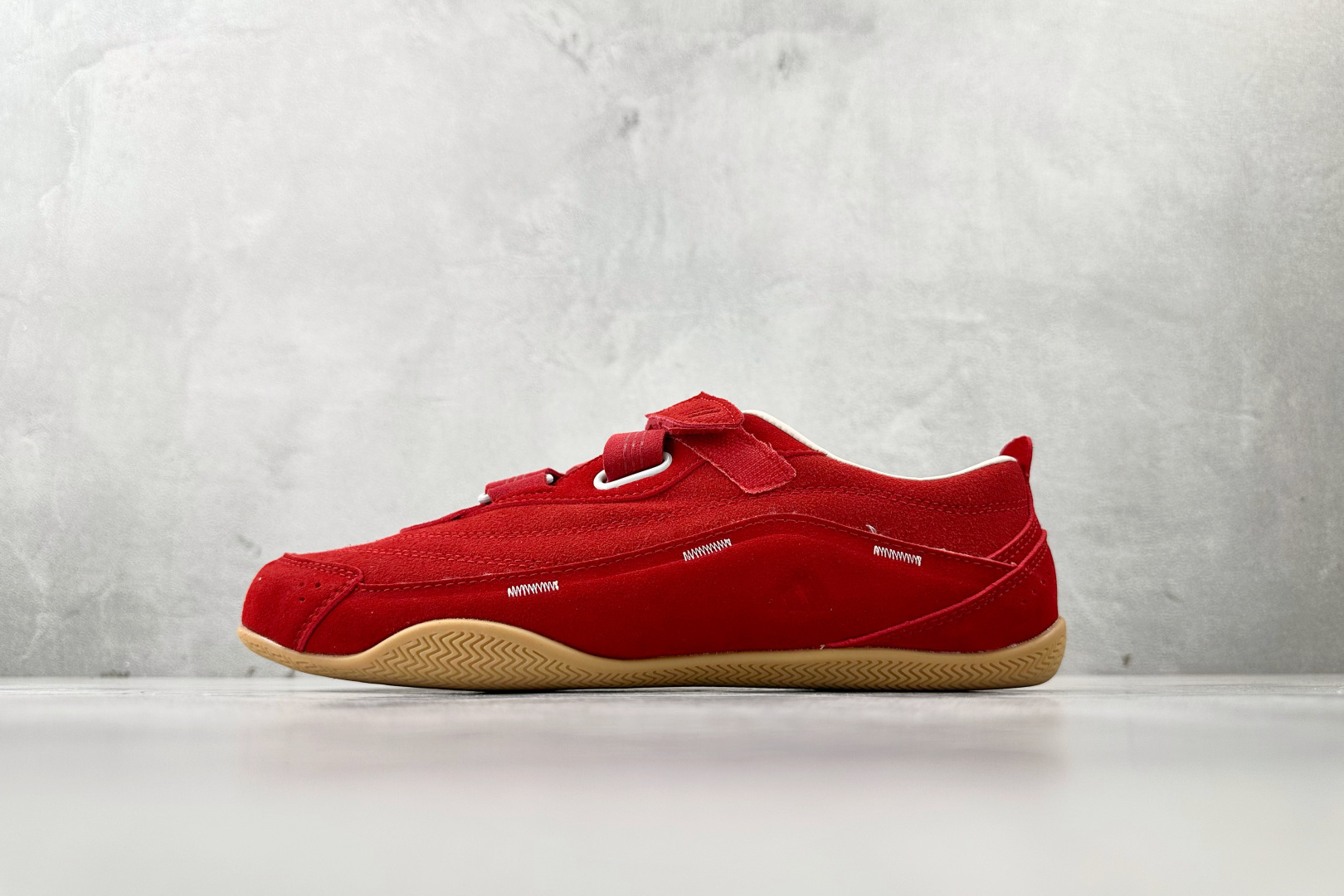 出口订单 adidas URBAN REVERIE FOS 红色 KJ9088 出口订单 adidas URBAN REVERIE FOS 红色 KJ9088