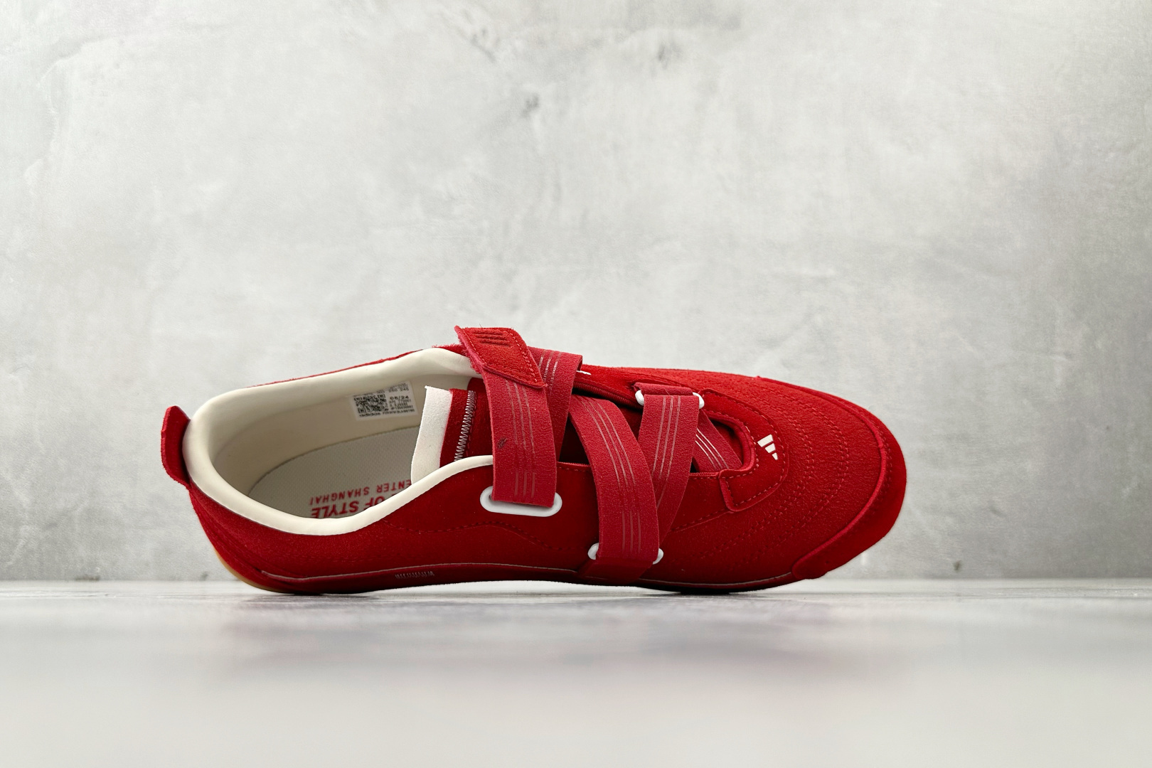 出口订单 adidas URBAN REVERIE FOS 红色 KJ9088 出口订单 adidas URBAN REVERIE FOS 红色 KJ9088