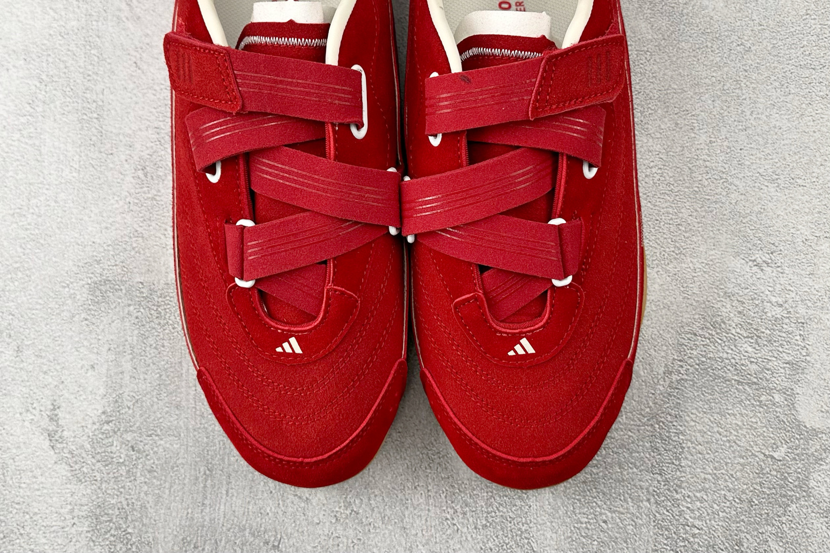 出口订单 adidas URBAN REVERIE FOS 红色 KJ9088 出口订单 adidas URBAN REVERIE FOS 红色 KJ9088