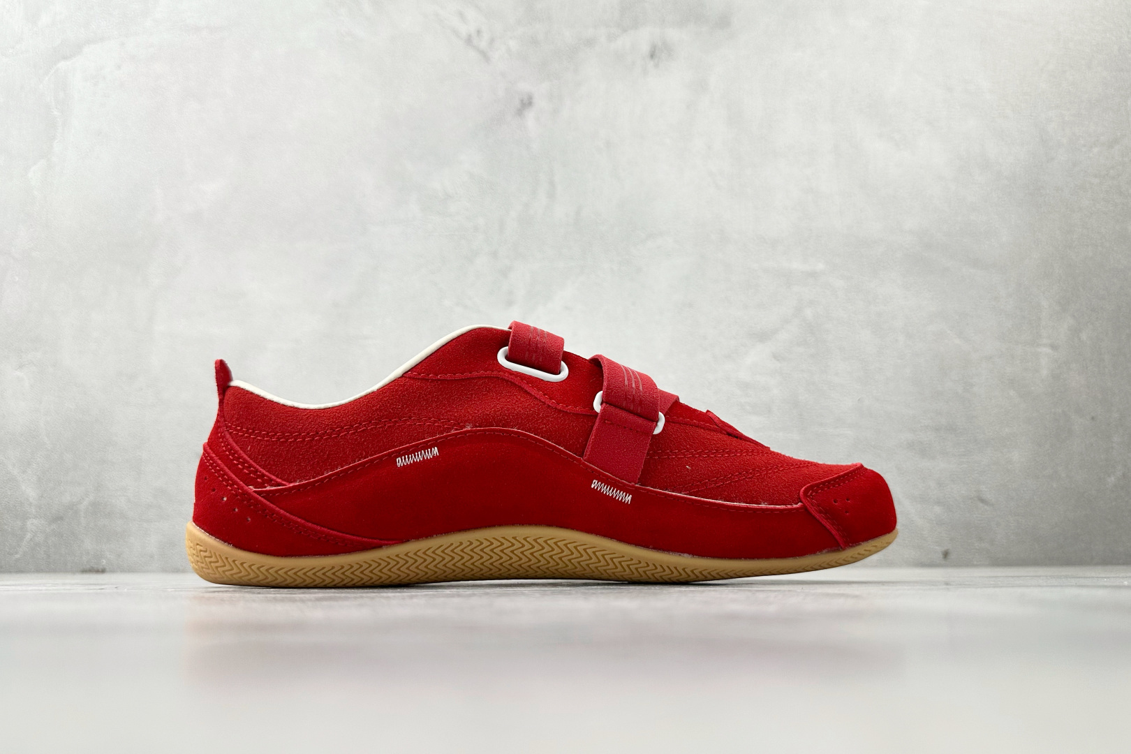出口订单 adidas URBAN REVERIE FOS 红色 KJ9088 出口订单 adidas URBAN REVERIE FOS 红色 KJ9088