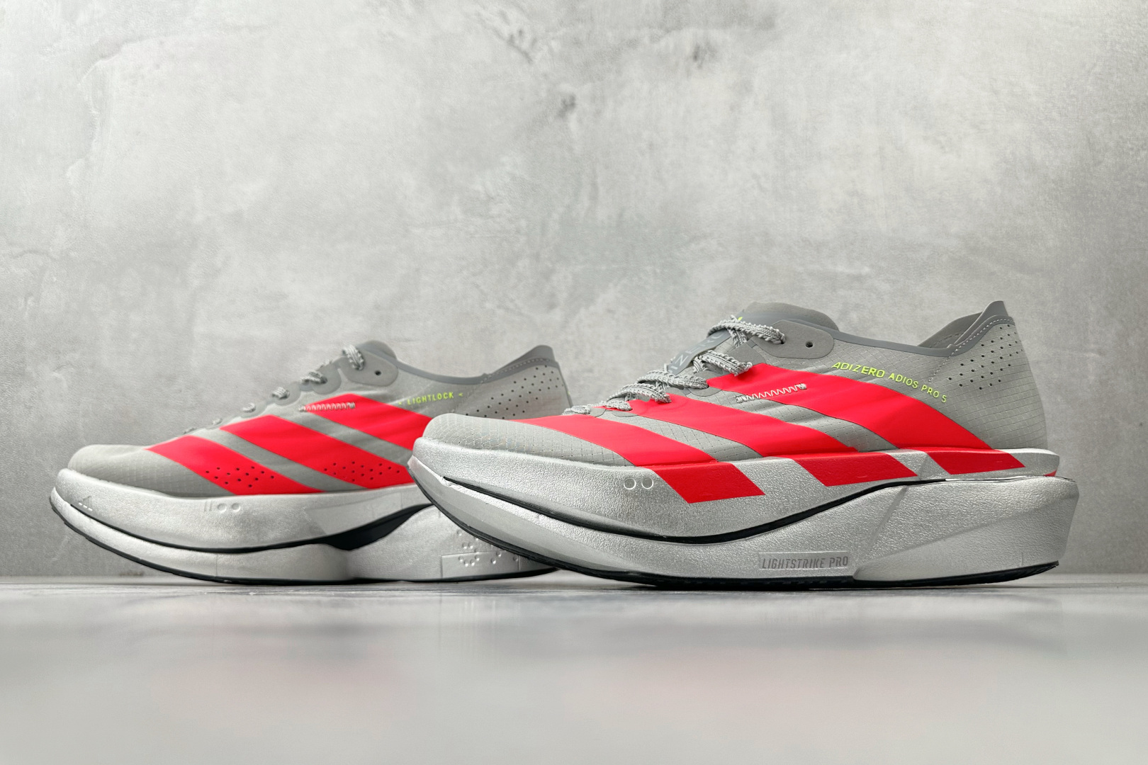 adidas Adizero Adios Pro 5灰红 K18296 adidas Adizero Adios Pro 5灰红 K18296