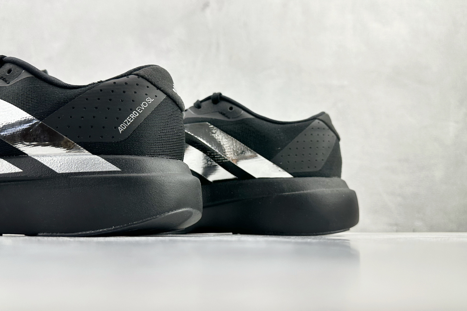 全新工厂开发 adidas Adizero Evo SL 黑色货号：KI9663尺码：36 36.5 3