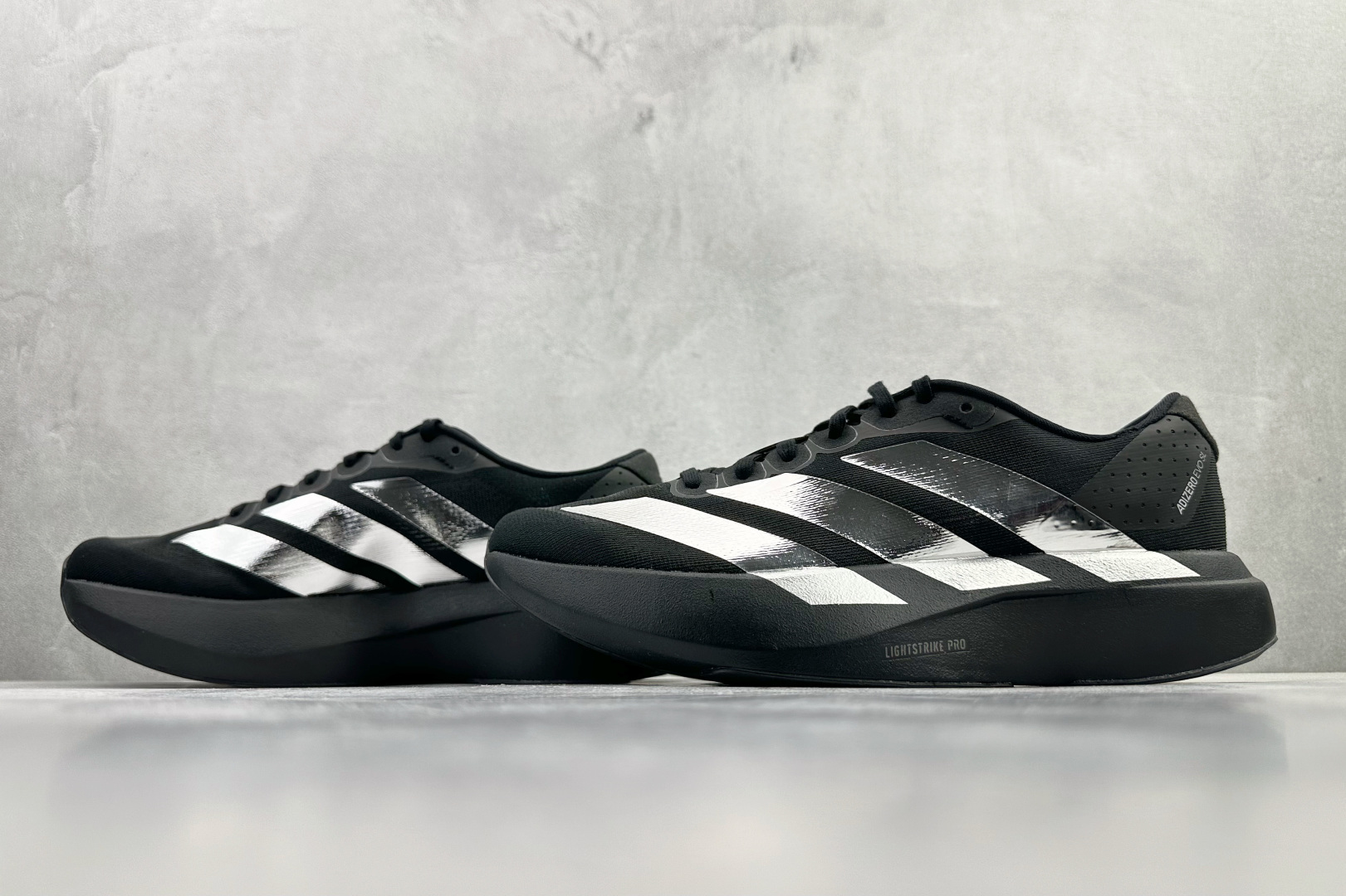 全新工厂开发 adidas Adizero Evo SL 黑色货号：KI9663尺码：36 36.5 3