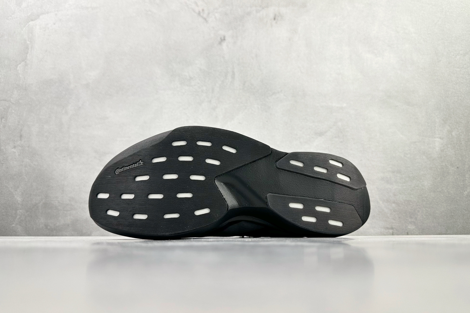 全新工厂开发 adidas Adizero Evo SL 黑色货号：KI9663尺码：36 36.5 3