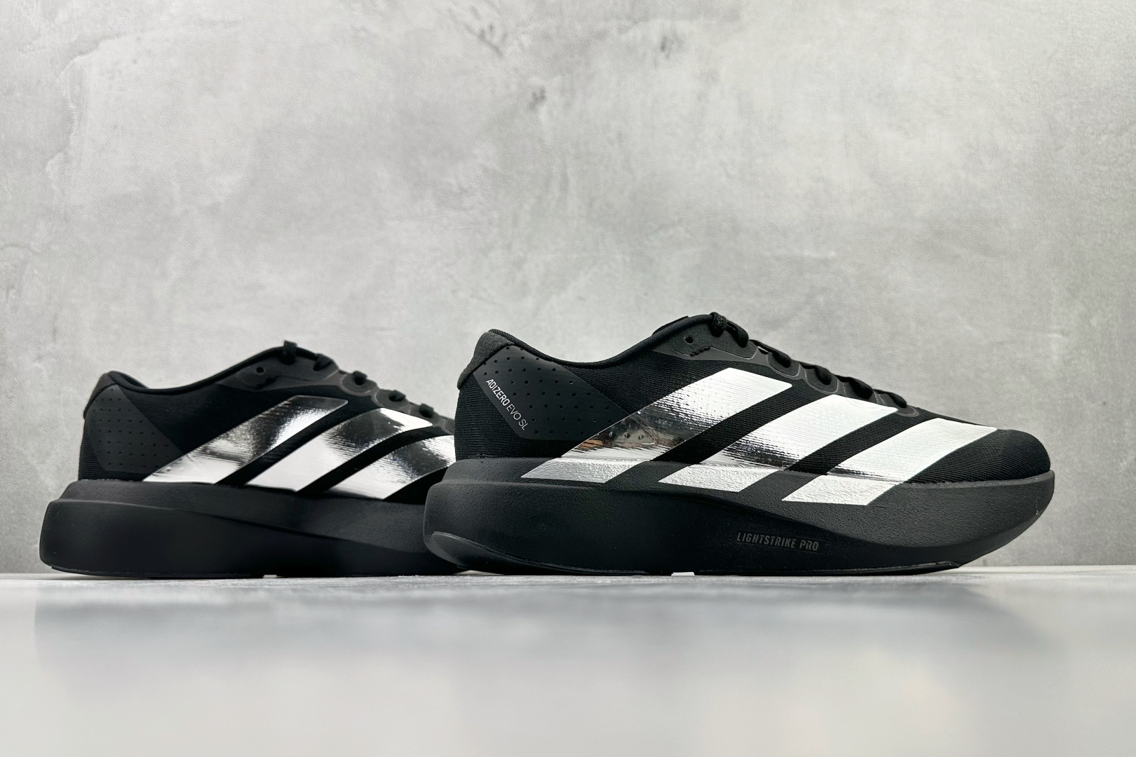 全新工厂开发 adidas Adizero Evo SL 黑色货号：KI9663尺码：36 36.5 3