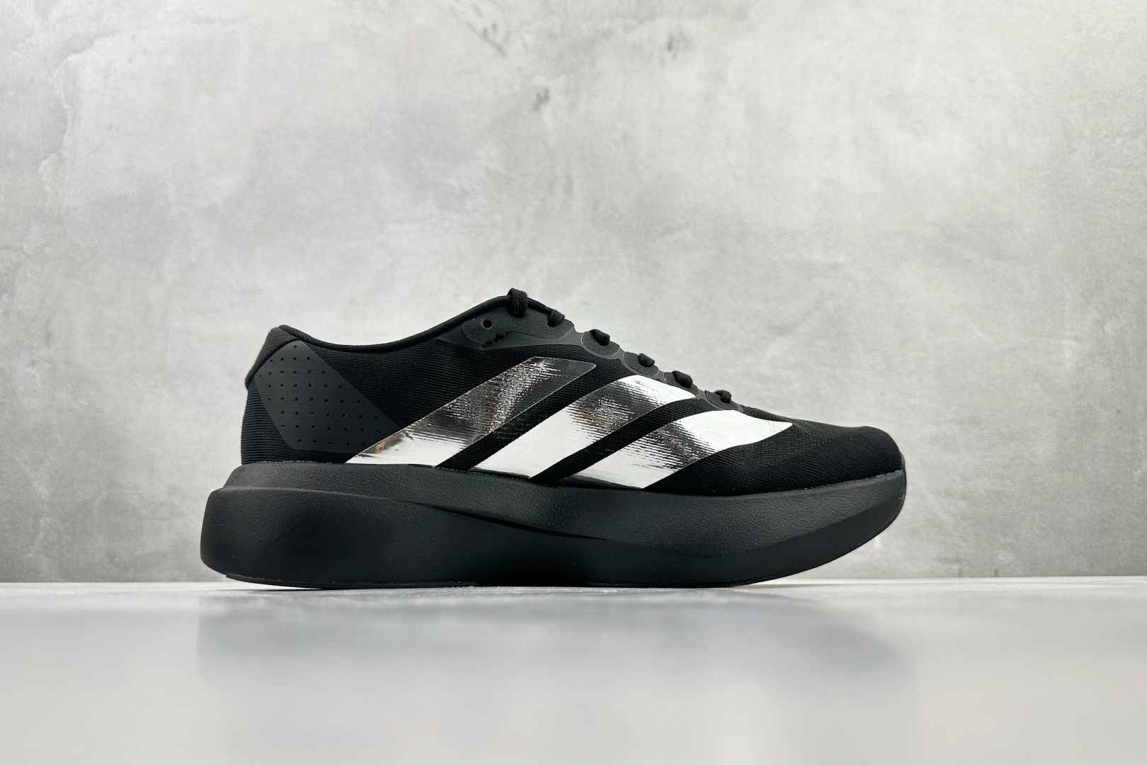 全新工厂开发 adidas Adizero Evo SL 黑色货号：KI9663尺码：36 36.5 3