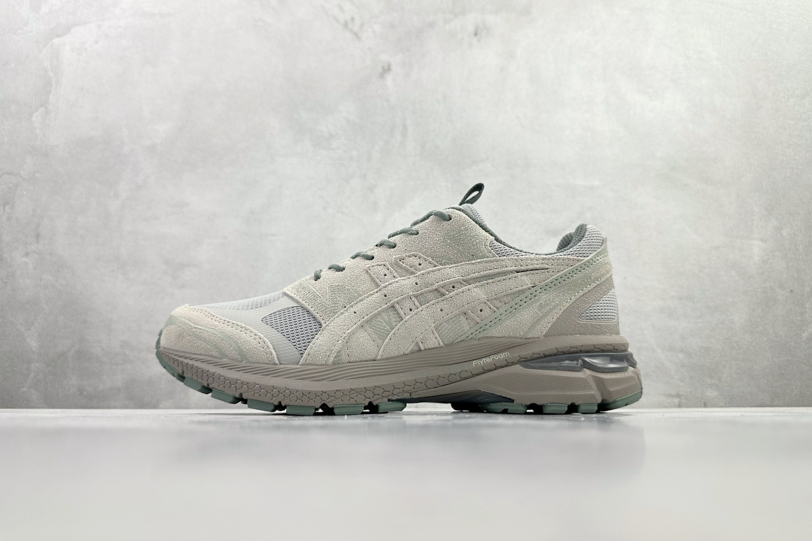 Asics Gel-Terrain 灰色货号：1203A444-020尺码：36 37 37.5 38 