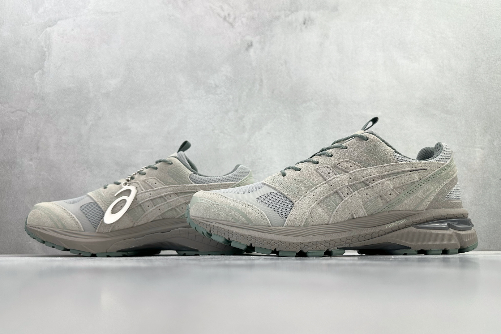 Asics Gel-Terrain 灰色货号：1203A444-020尺码：36 37 37.5 38 