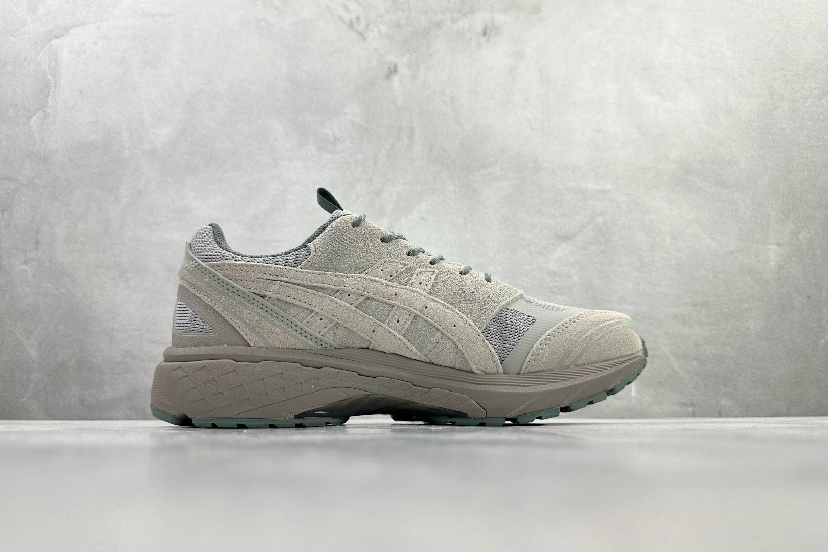 Asics Gel-Terrain 灰色货号：1203A444-020尺码：36 37 37.5 38 