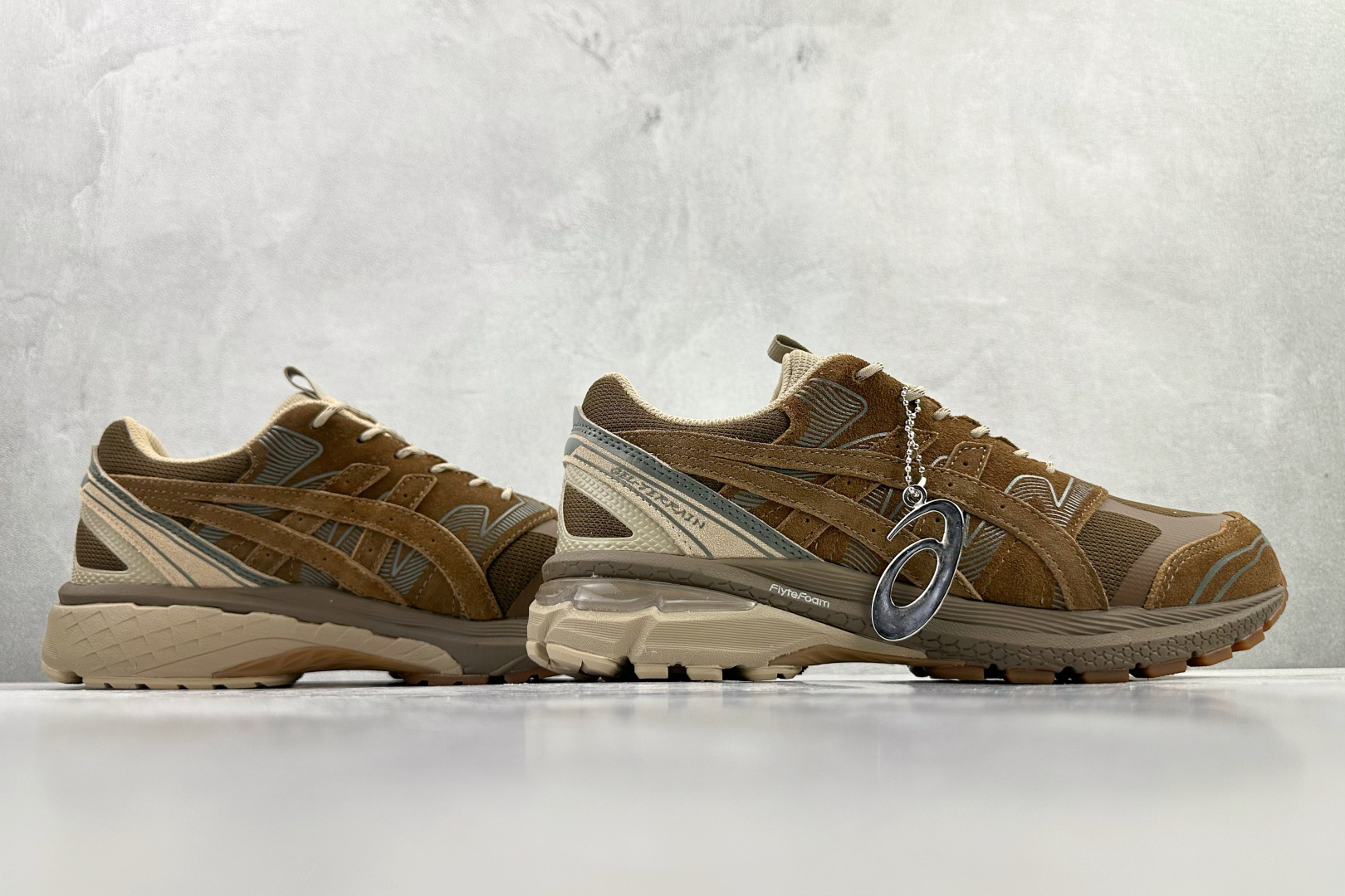 nonnative x ASICS Gel-Terrain Gore-Tex 棕色货号：1203A584