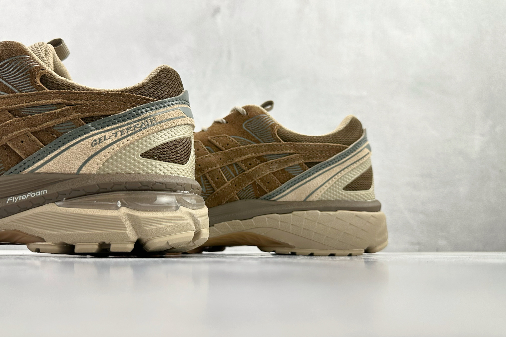 nonnative x ASICS Gel-Terrain Gore-Tex 棕色货号：1203A584