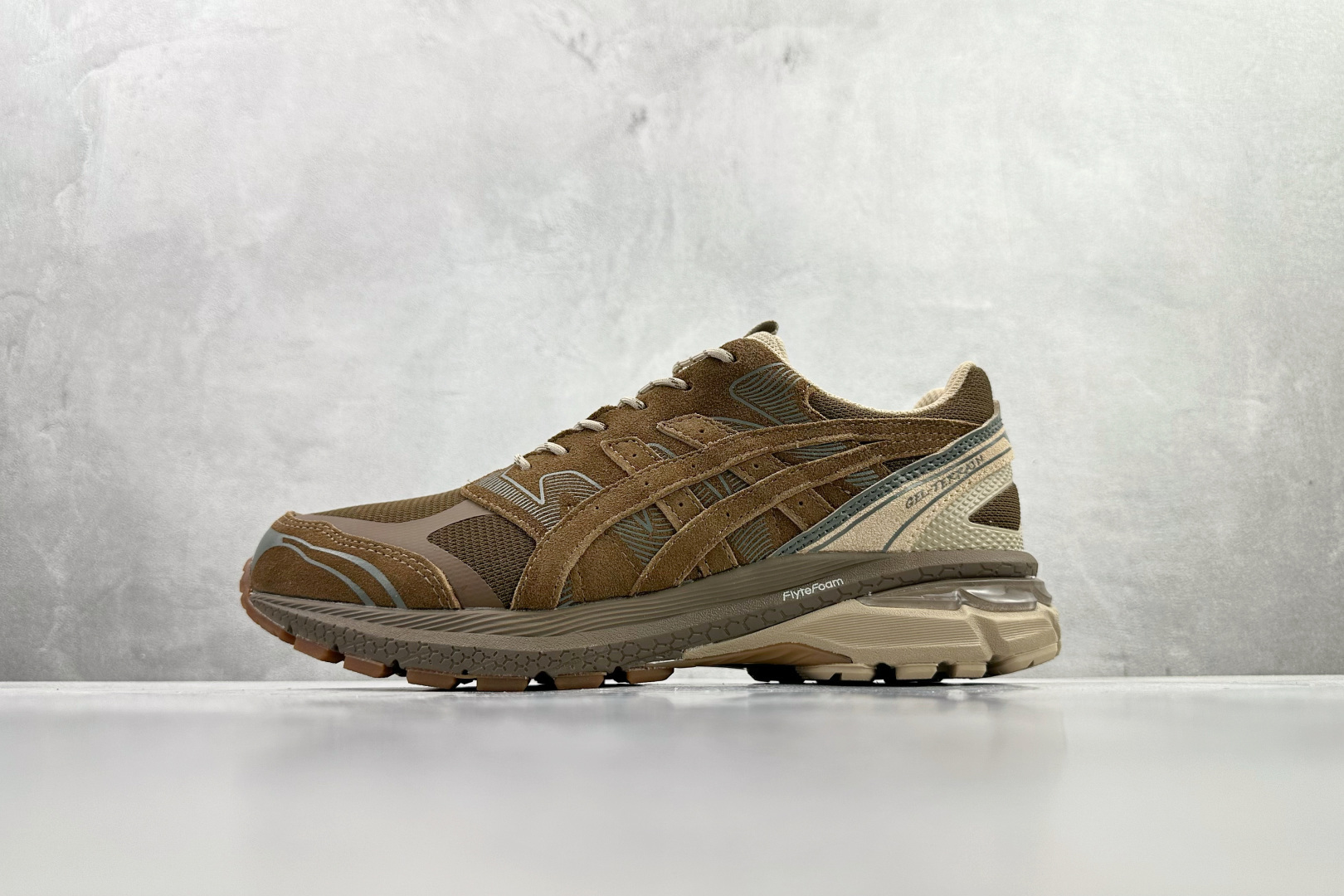 nonnative x ASICS Gel-Terrain Gore-Tex 棕色货号：1203A584